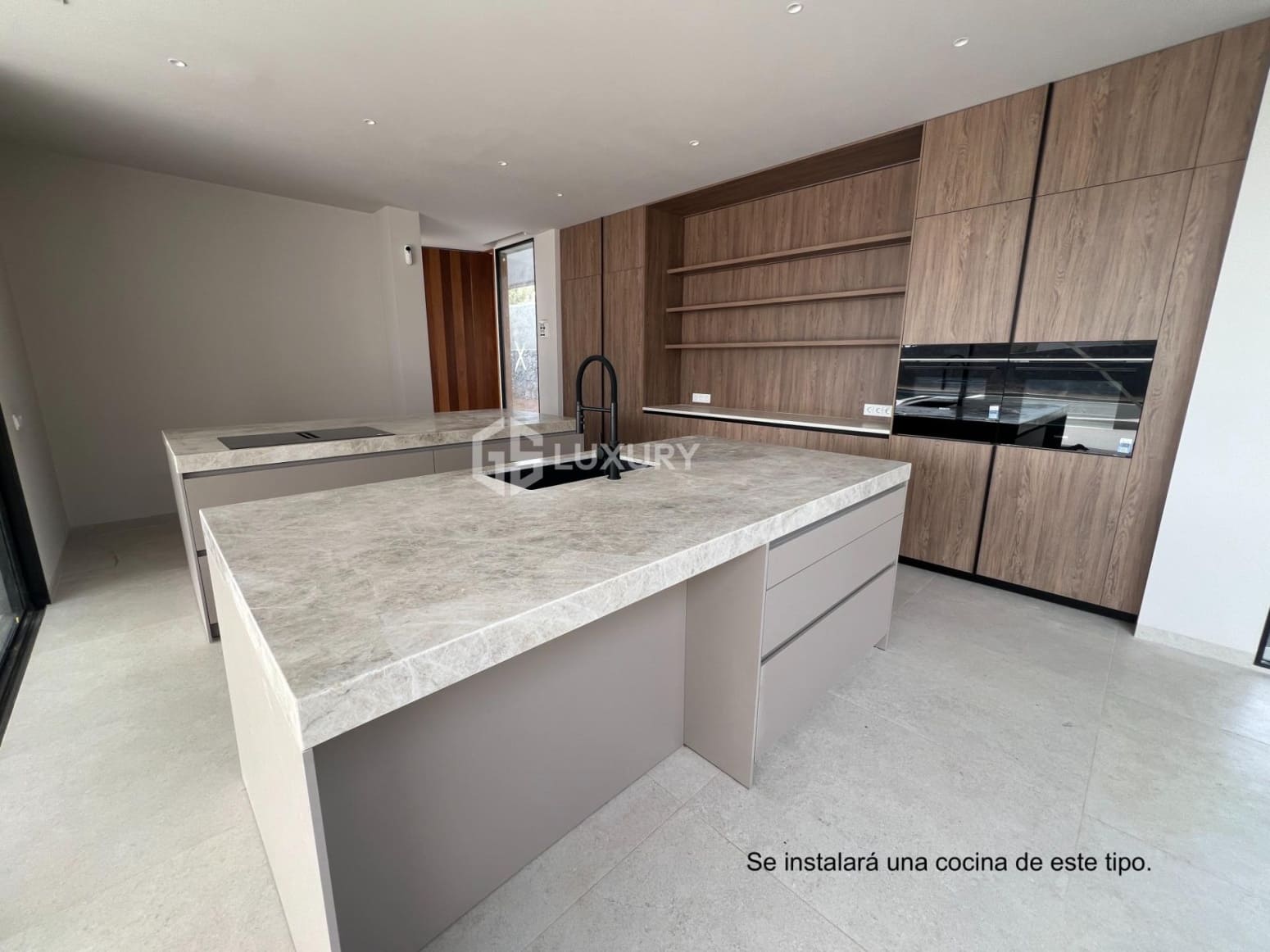 4 slaapkamer Villa te koop in Adeje met garage - € 2.400.000 (Ref: 9821304)
