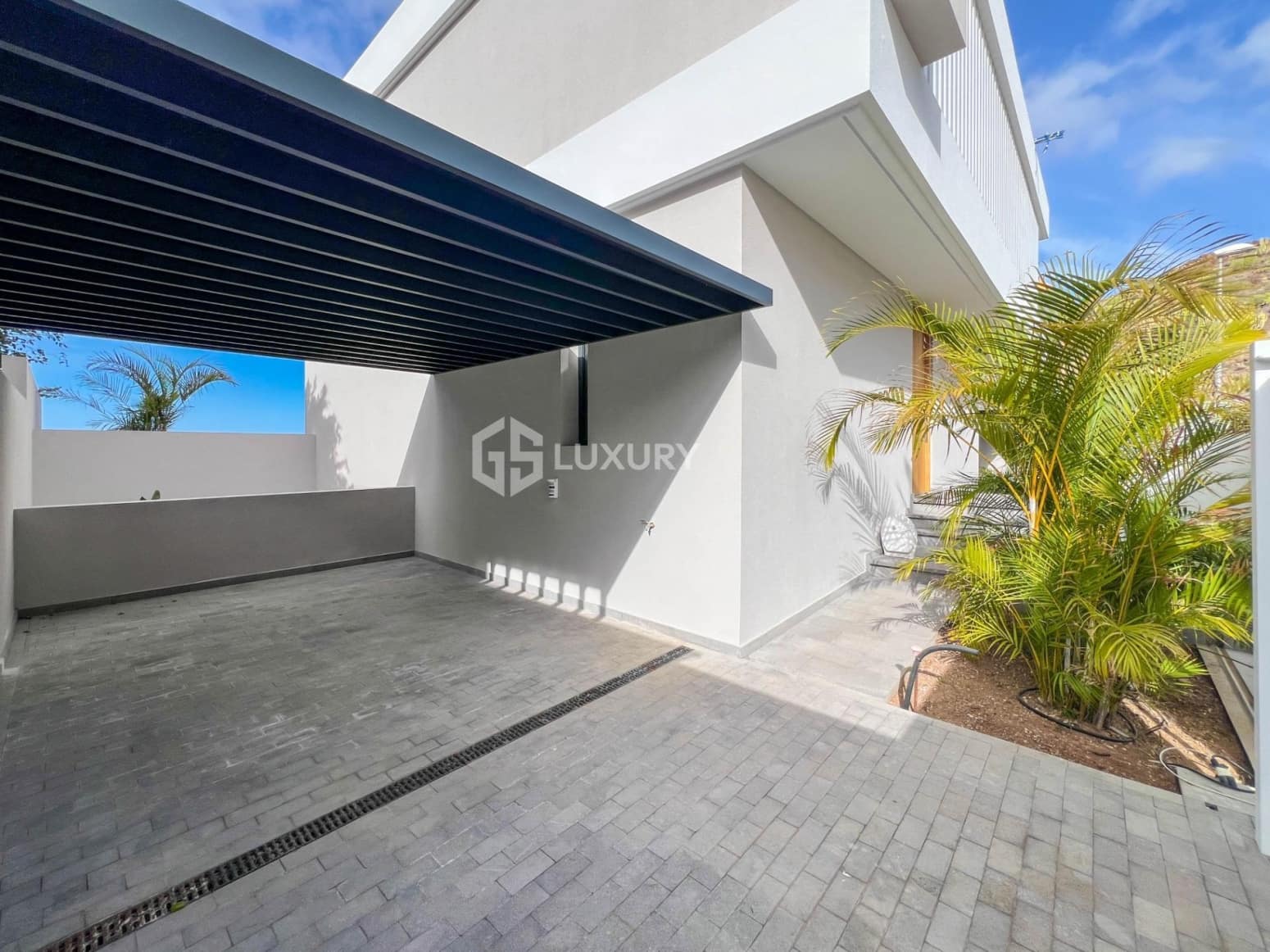 4 slaapkamer Villa te koop in Adeje met garage - € 2.400.000 (Ref: 9821304)
