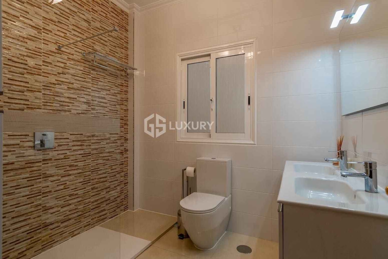 5 slaapkamer Villa te koop in Adeje met garage - € 2.600.000 (Ref: 9821308)