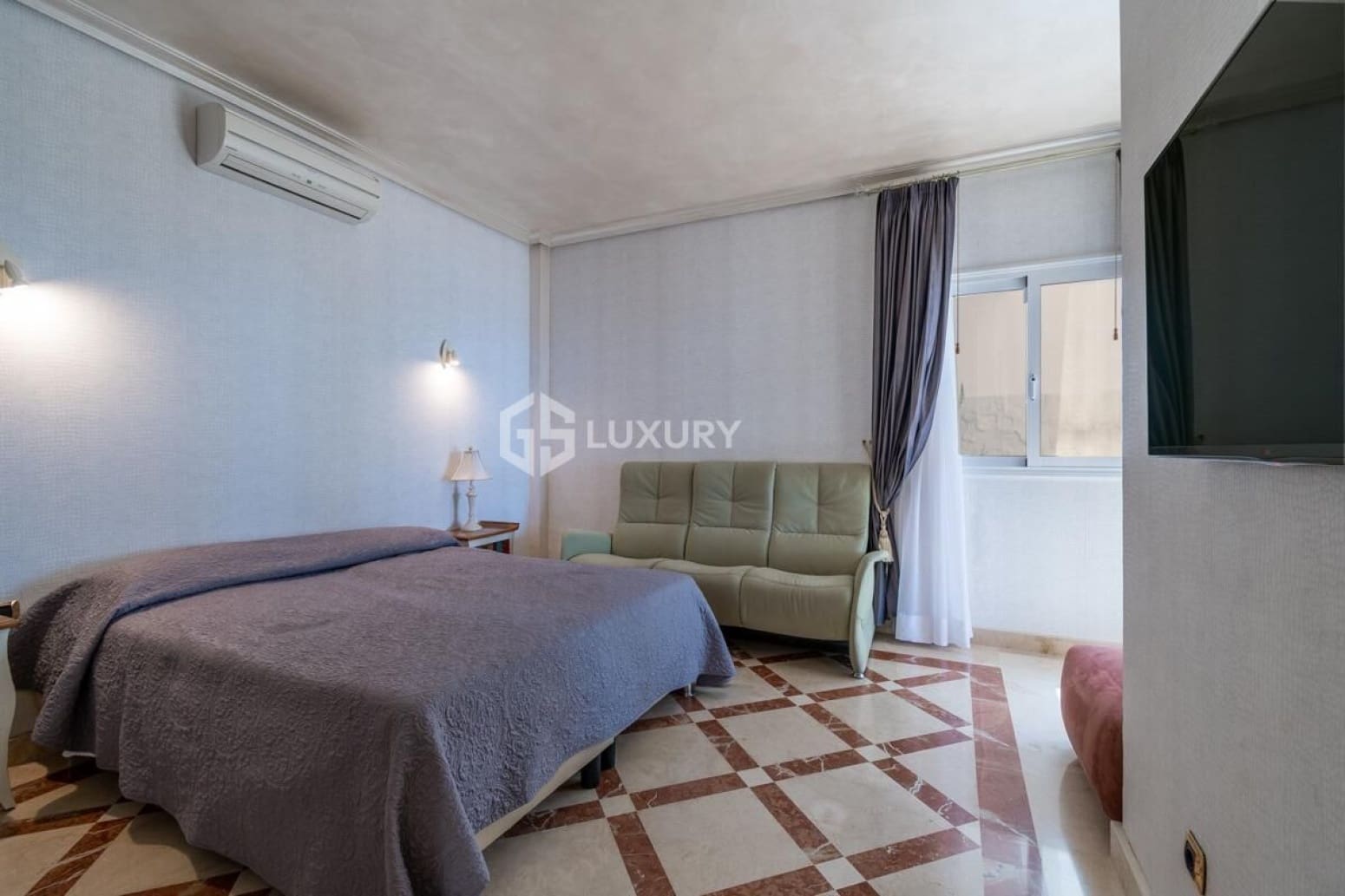 5 slaapkamer Villa te koop in Adeje met garage - € 2.600.000 (Ref: 9821308)