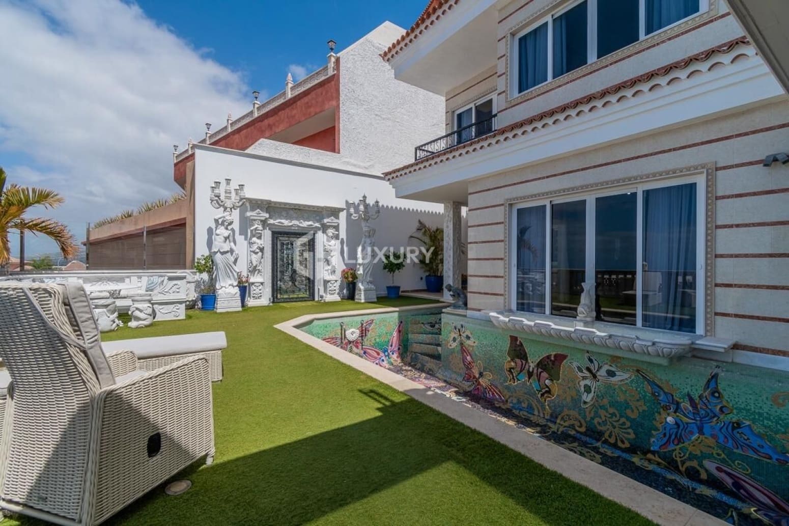 5 slaapkamer Villa te koop in Adeje met garage - € 2.600.000 (Ref: 9821308)
