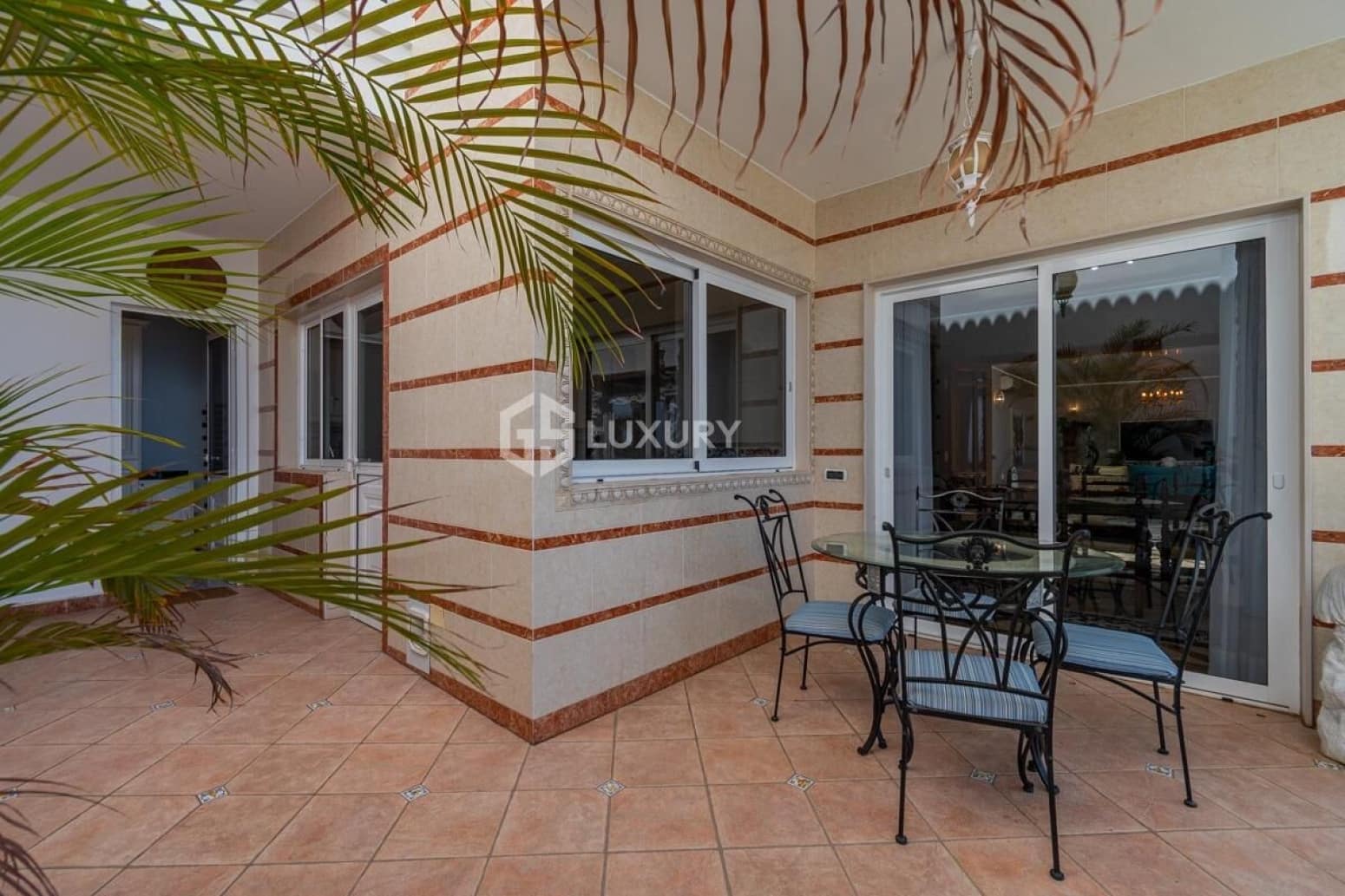 5 slaapkamer Villa te koop in Adeje met garage - € 2.600.000 (Ref: 9821308)