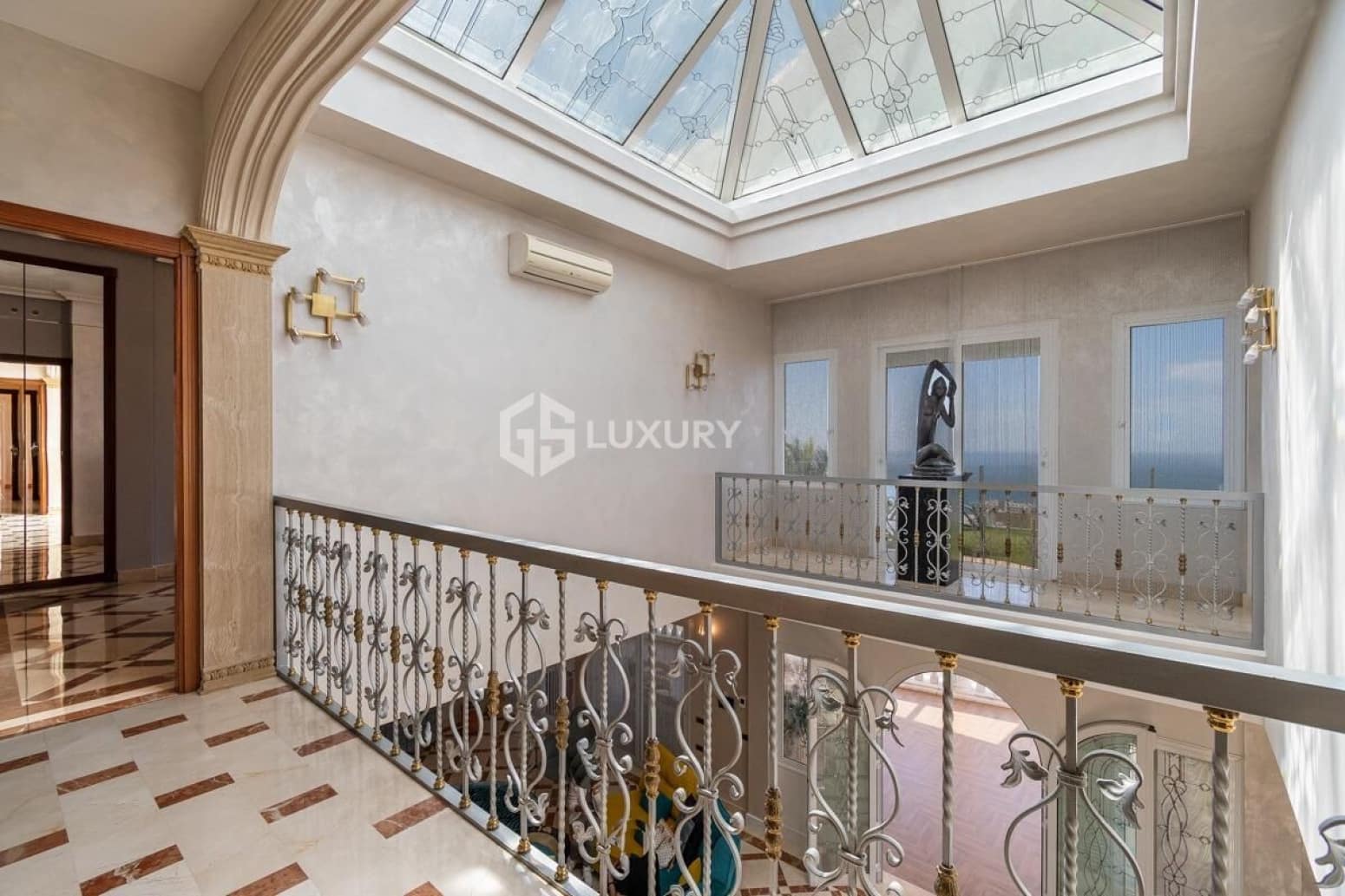 5 slaapkamer Villa te koop in Adeje met garage - € 2.600.000 (Ref: 9821308)