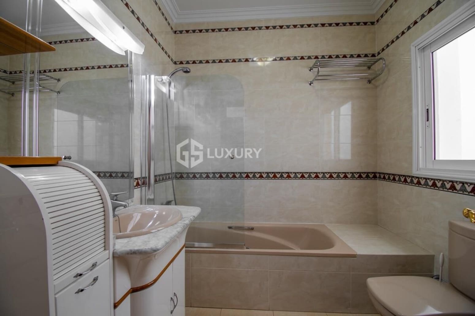 5 slaapkamer Villa te koop in Adeje met garage - € 2.600.000 (Ref: 9821308)