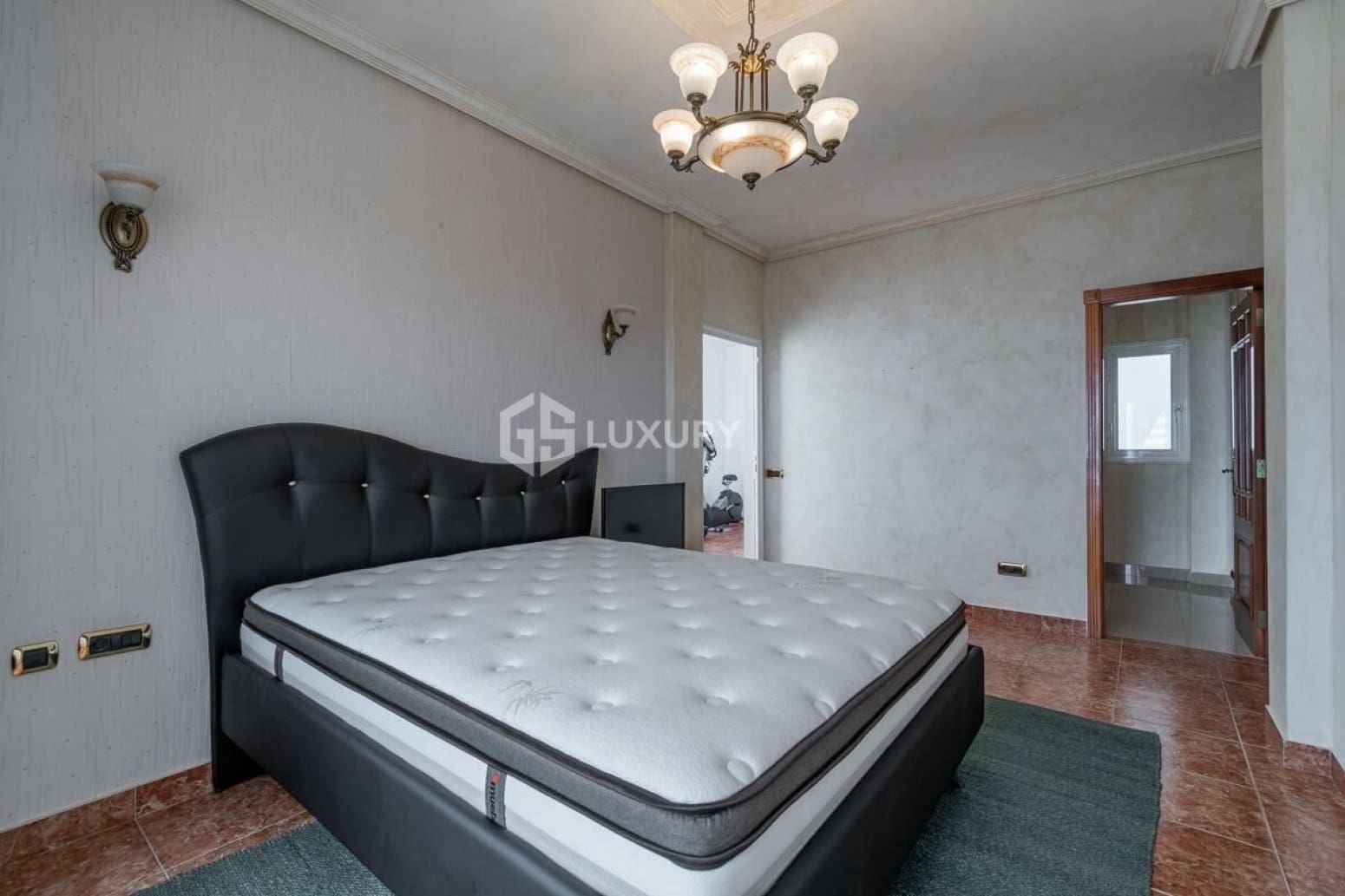 5 slaapkamer Villa te koop in Adeje met garage - € 2.600.000 (Ref: 9821308)