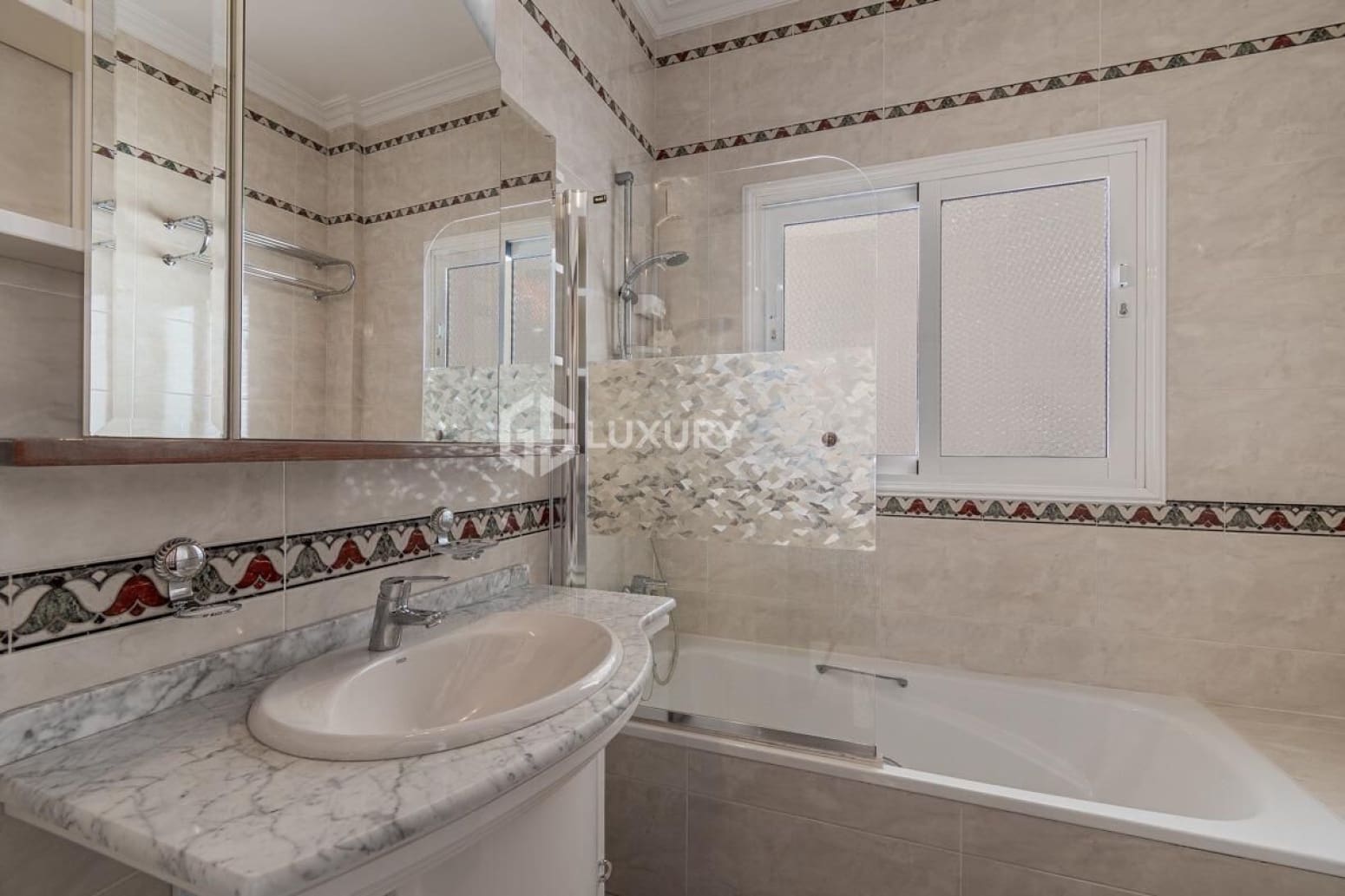 5 slaapkamer Villa te koop in Adeje met garage - € 2.600.000 (Ref: 9821308)