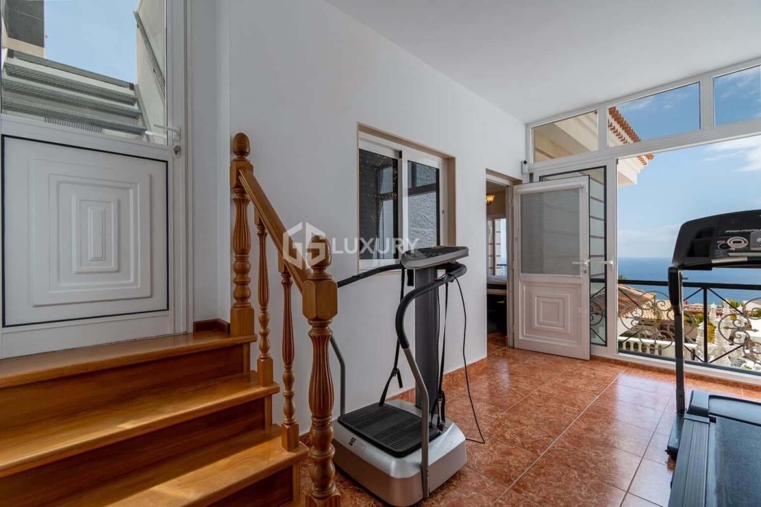 5 slaapkamer Villa te koop in Adeje met garage - € 2.600.000 (Ref: 9821308)