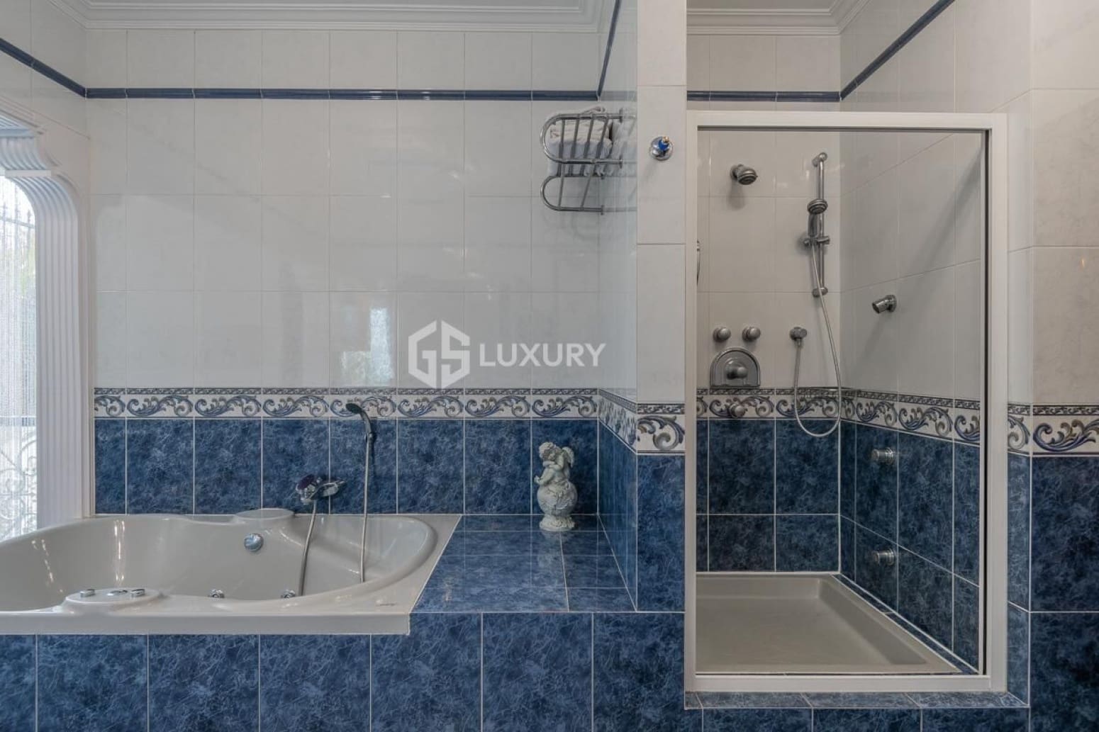 5 slaapkamer Villa te koop in Adeje met garage - € 2.600.000 (Ref: 9821308)