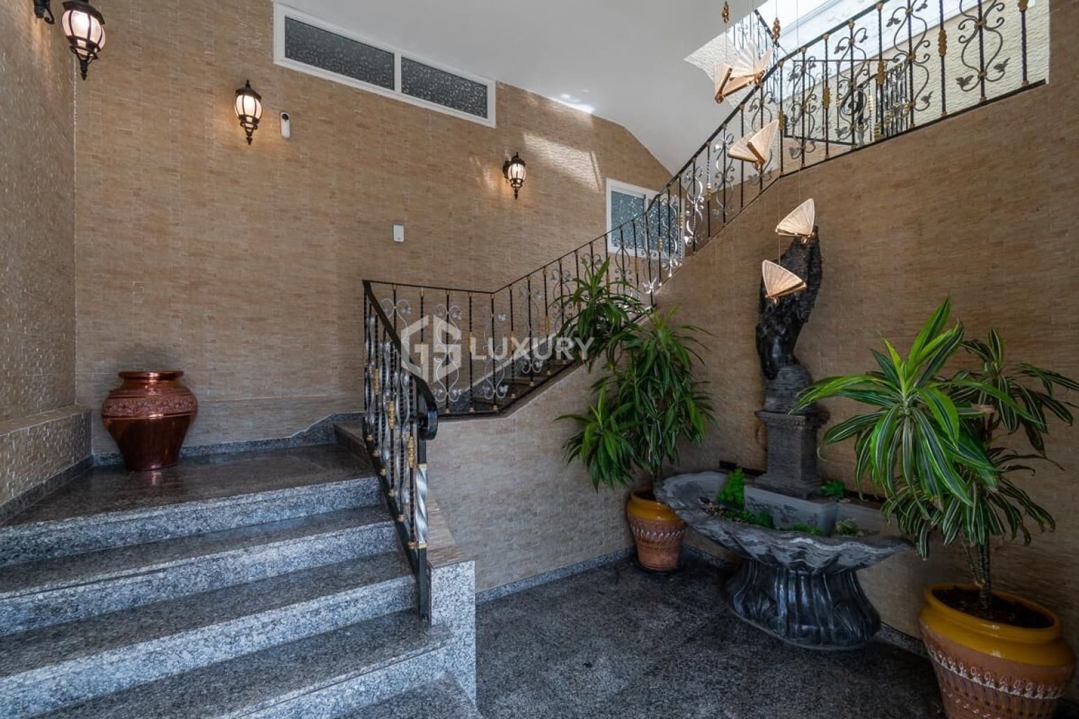 5 slaapkamer Villa te koop in Adeje met garage - € 2.600.000 (Ref: 9821308)
