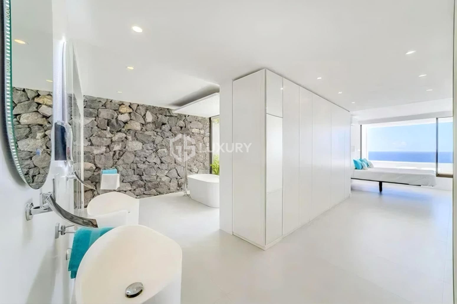 3 bedroom Villa for sale in Santa Cruz de Tenerife with garage - € 1,275,000 (Ref: 9821309)