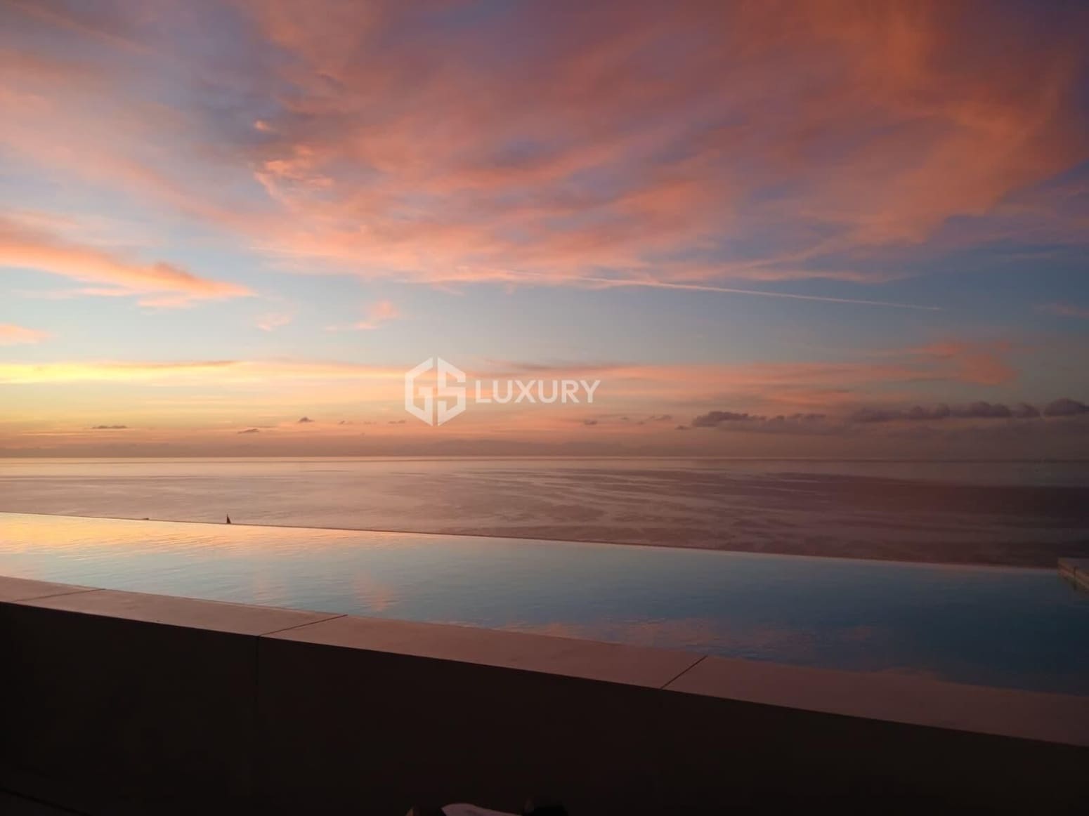 3 bedroom Villa for sale in Santa Cruz de Tenerife with garage - € 1,275,000 (Ref: 9821309)