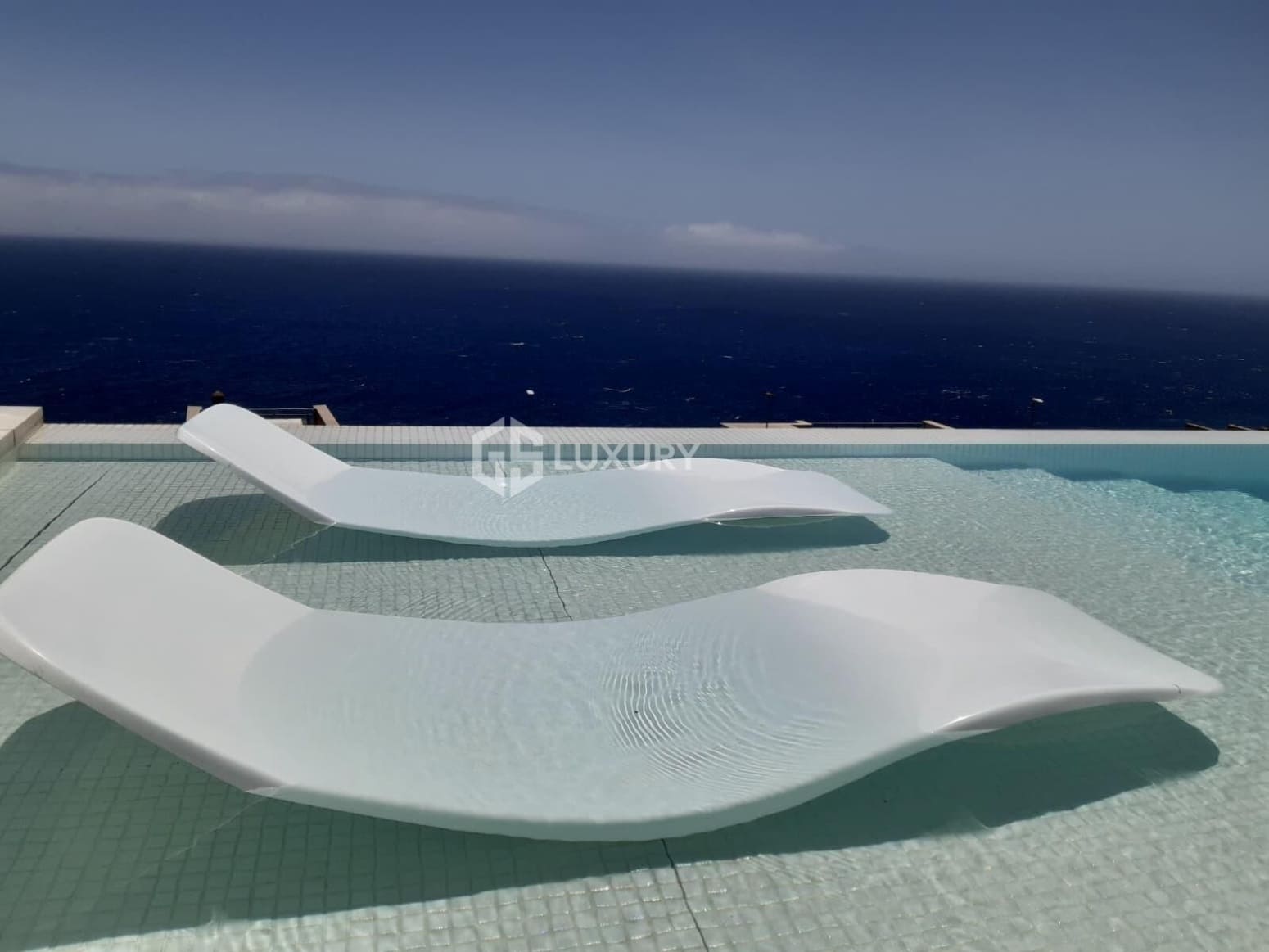 3 bedroom Villa for sale in Santa Cruz de Tenerife with garage - € 1,275,000 (Ref: 9821309)