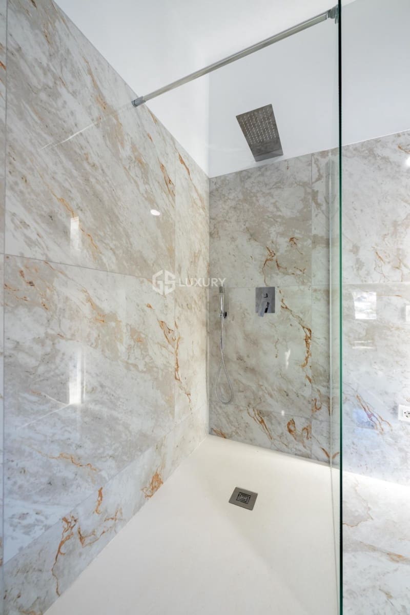 3 slaapkamer Flat te koop in Adeje met garage - € 1.350.000 (Ref: 9821311)