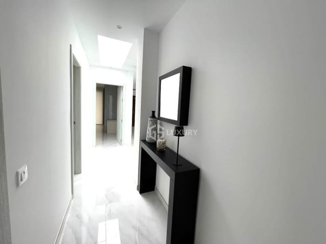 Chalet de 3 habitaciones en San Eugenio Alto, Adeje en venta con piscina garaje - 1.795.000 € (Ref: 9827720)
