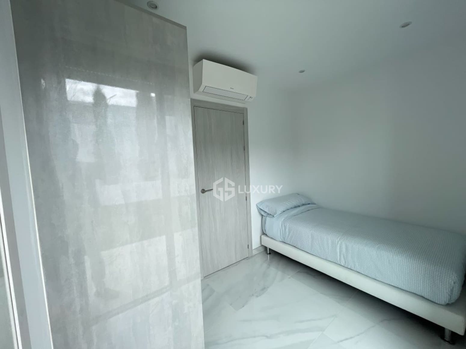 Chalet de 3 habitaciones en Adeje en venta con piscina garaje - 1.795.000 € (Ref: 9827720)