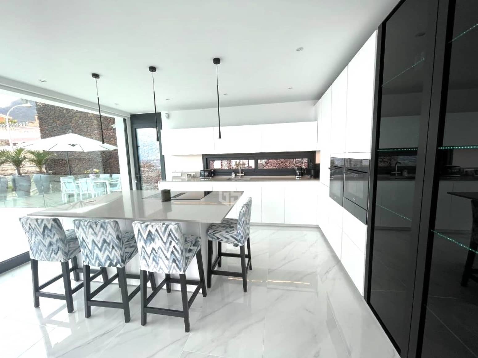 Chalet de 3 habitaciones en Adeje en venta con piscina garaje - 1.795.000 € (Ref: 9827720)