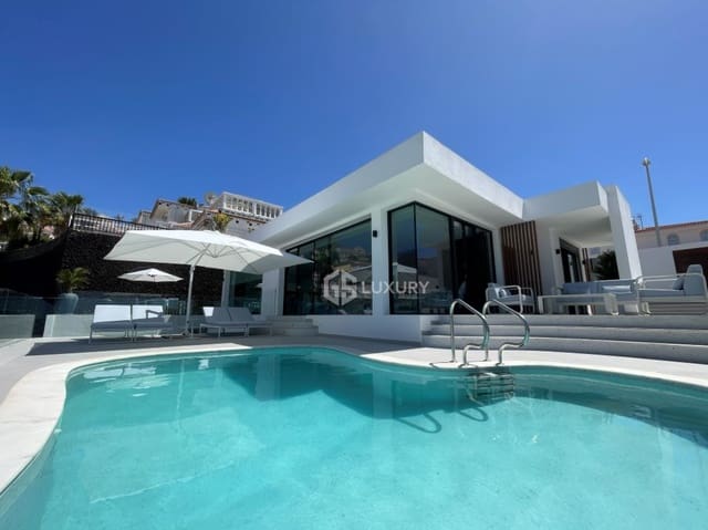Chalet de 3 habitaciones en San Eugenio Alto, Adeje en venta con piscina garaje - 1.795.000 € (Ref: 9827720)