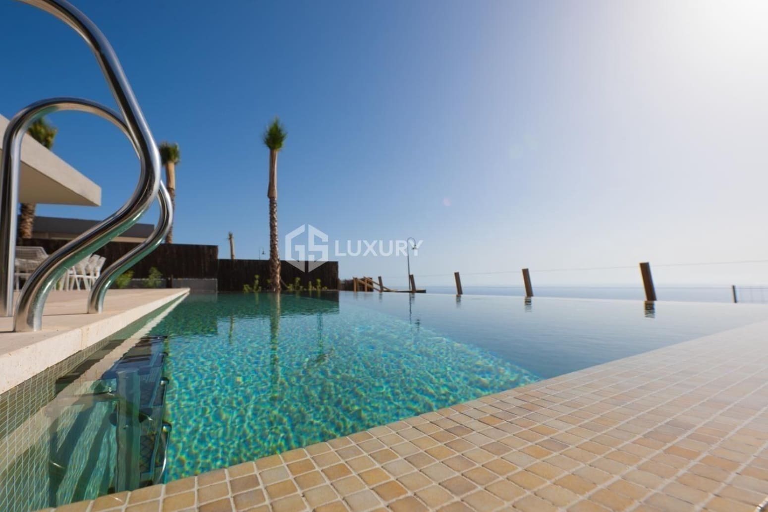 3 slaapkamer Villa te koop in Guia de Isora met garage - € 2.100.000 (Ref: 9827982)