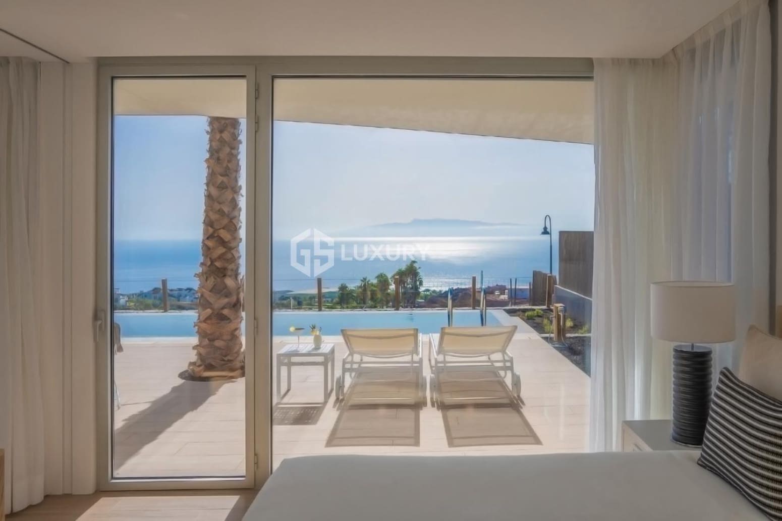 3 slaapkamer Villa te koop in Guia de Isora met garage - € 2.100.000 (Ref: 9827982)