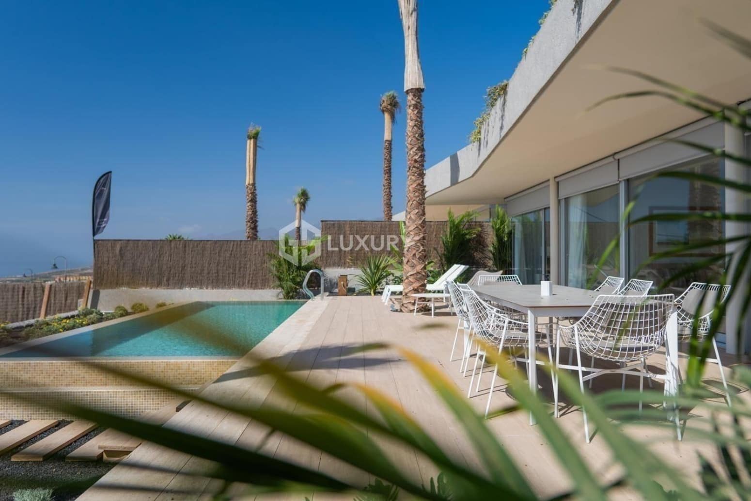 3 slaapkamer Villa te koop in Guia de Isora met garage - € 2.100.000 (Ref: 9827982)