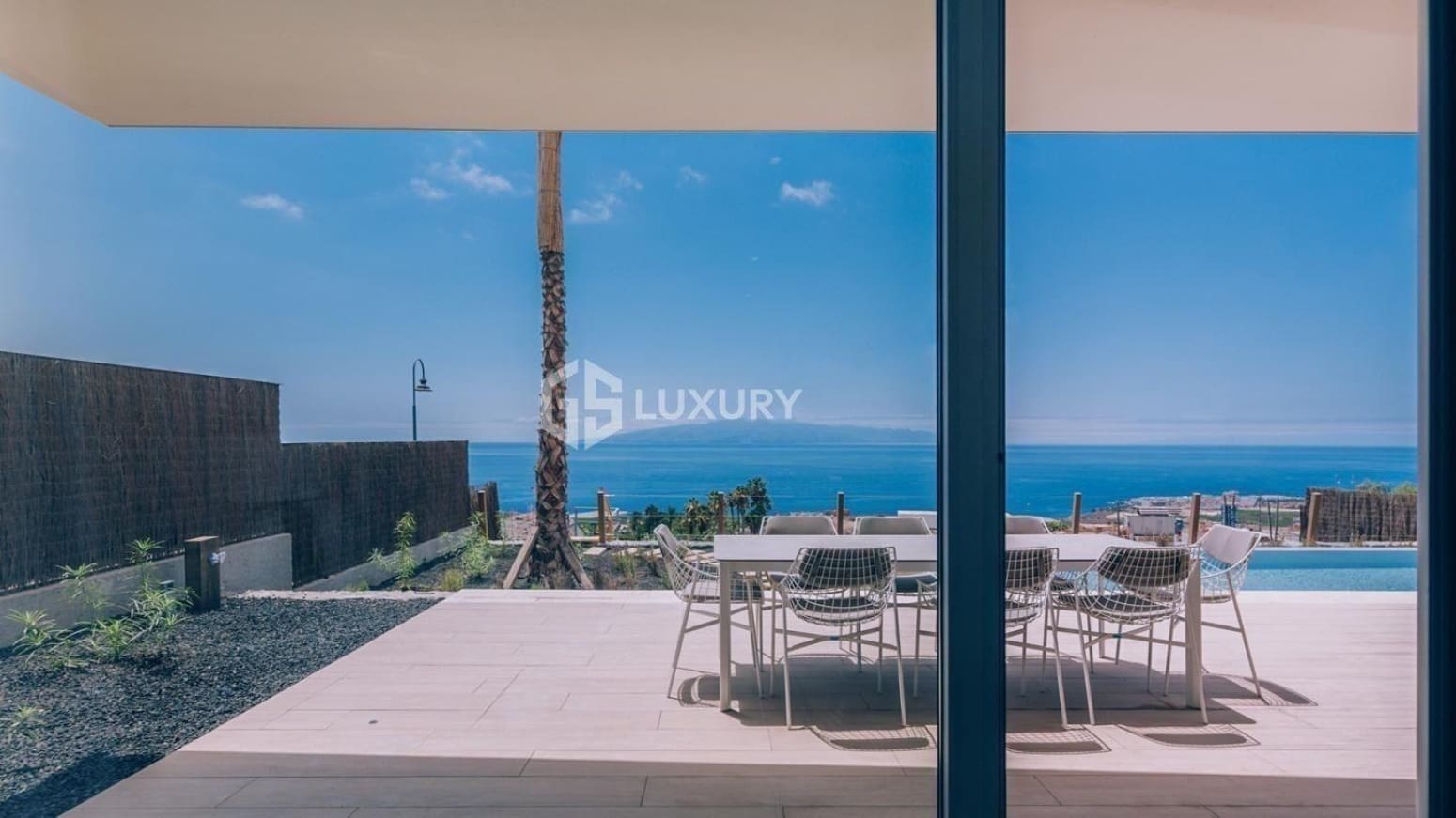 3 slaapkamer Villa te koop in Guia de Isora met garage - € 2.100.000 (Ref: 9827982)
