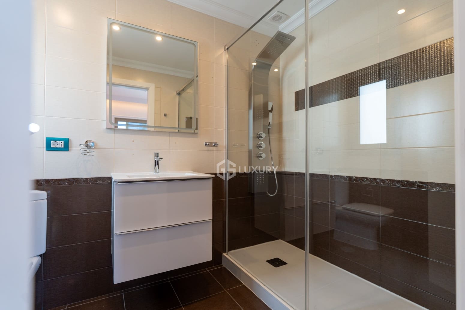 4 sypialnia Willa na sprzedaż w Adeje z basenem garażem - 3 500 000 € (Ref: 9834131)