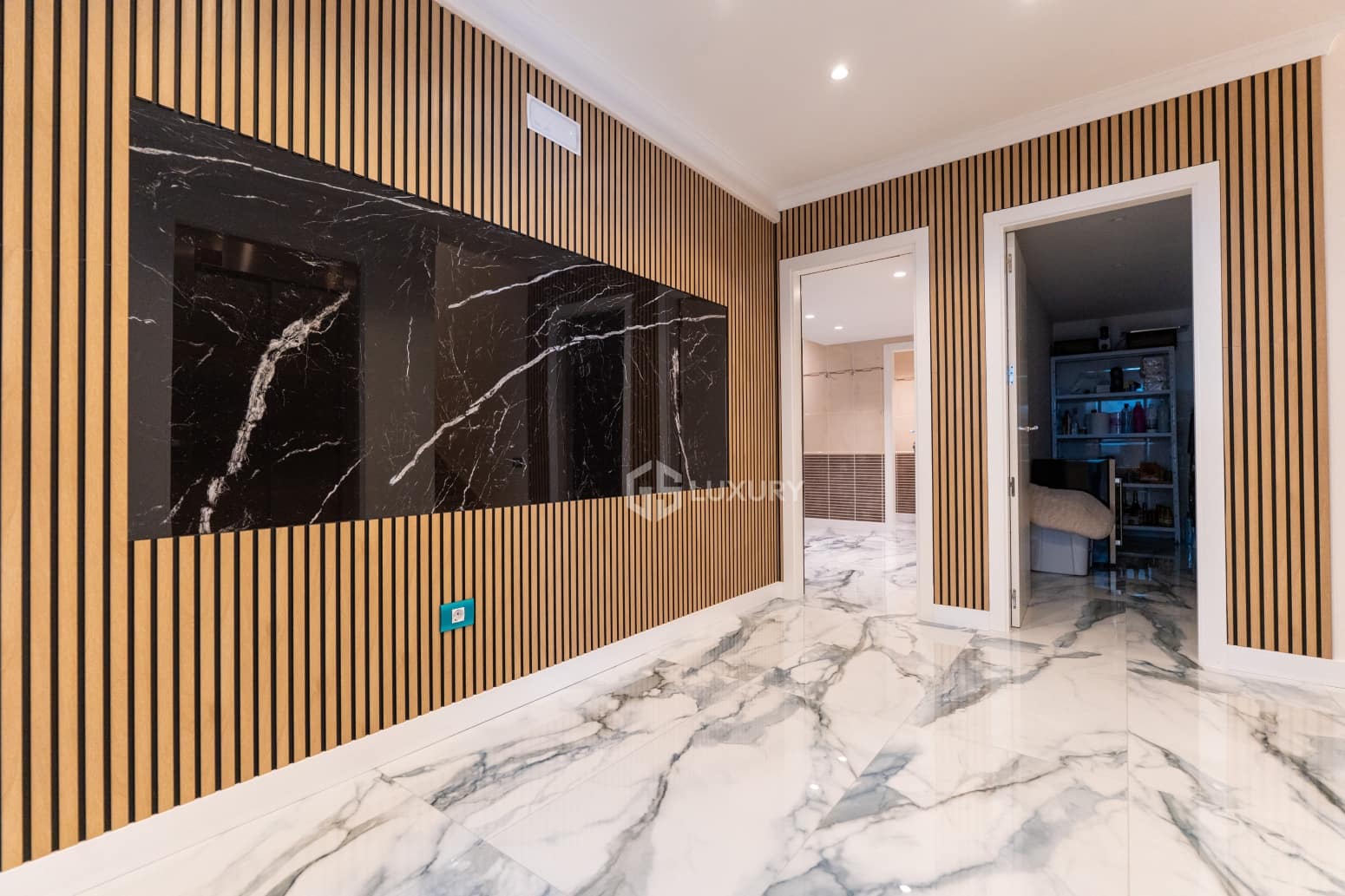 4 sypialnia Willa na sprzedaż w Adeje z basenem garażem - 3 500 000 € (Ref: 9834131)