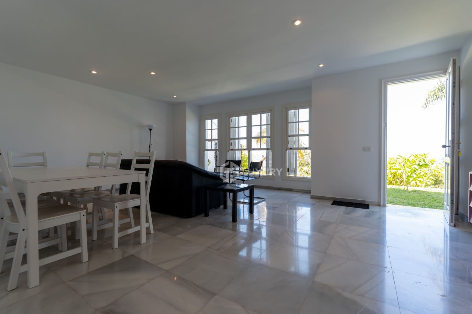 4 bedroom Villa for rent in La Orotava with pool garage - € 3,500 (Ref: 9854474)