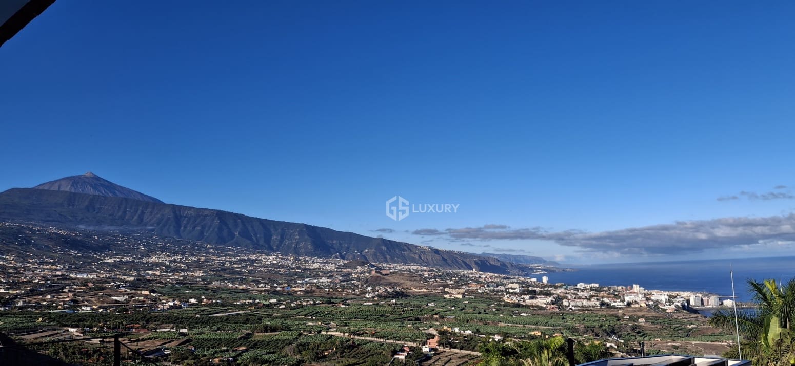 4 bedroom Villa for rent in La Orotava with pool garage - € 3,500 (Ref: 9854474)