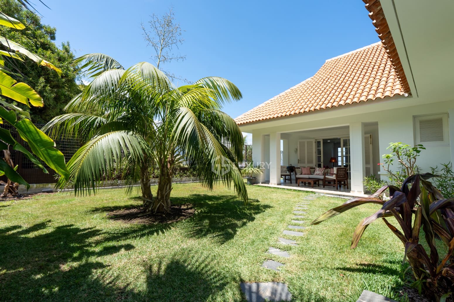 4 bedroom Villa for rent in La Orotava with pool garage - € 3,500 (Ref: 9854474)