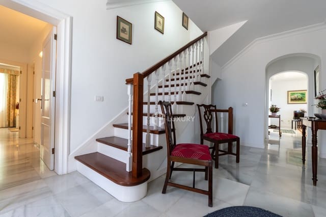 4 bedroom Villa for rent in La Orotava with pool garage - € 3,500 (Ref: 9854474)