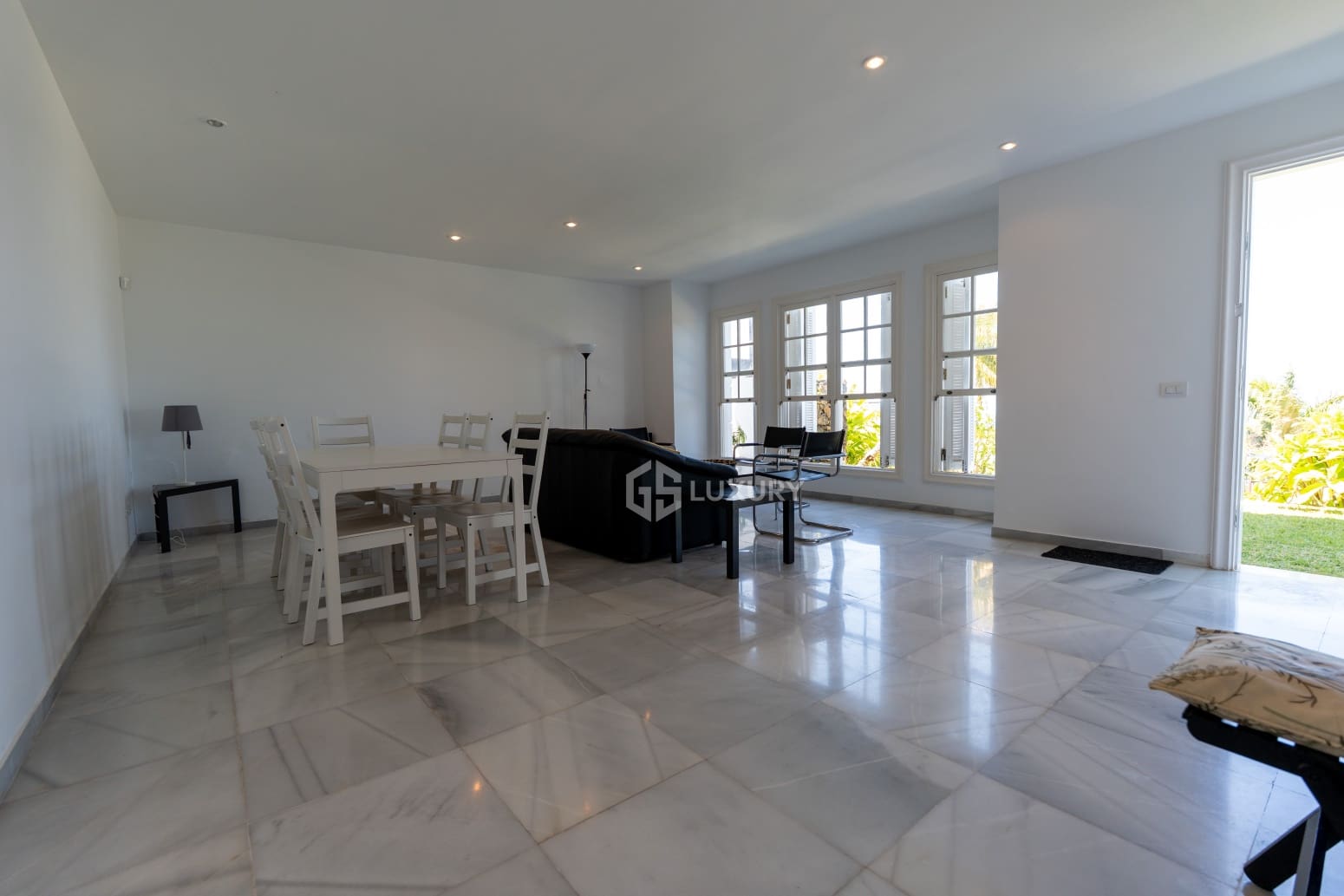 4 bedroom Villa for rent in La Orotava with pool garage - € 3,500 (Ref: 9854474)