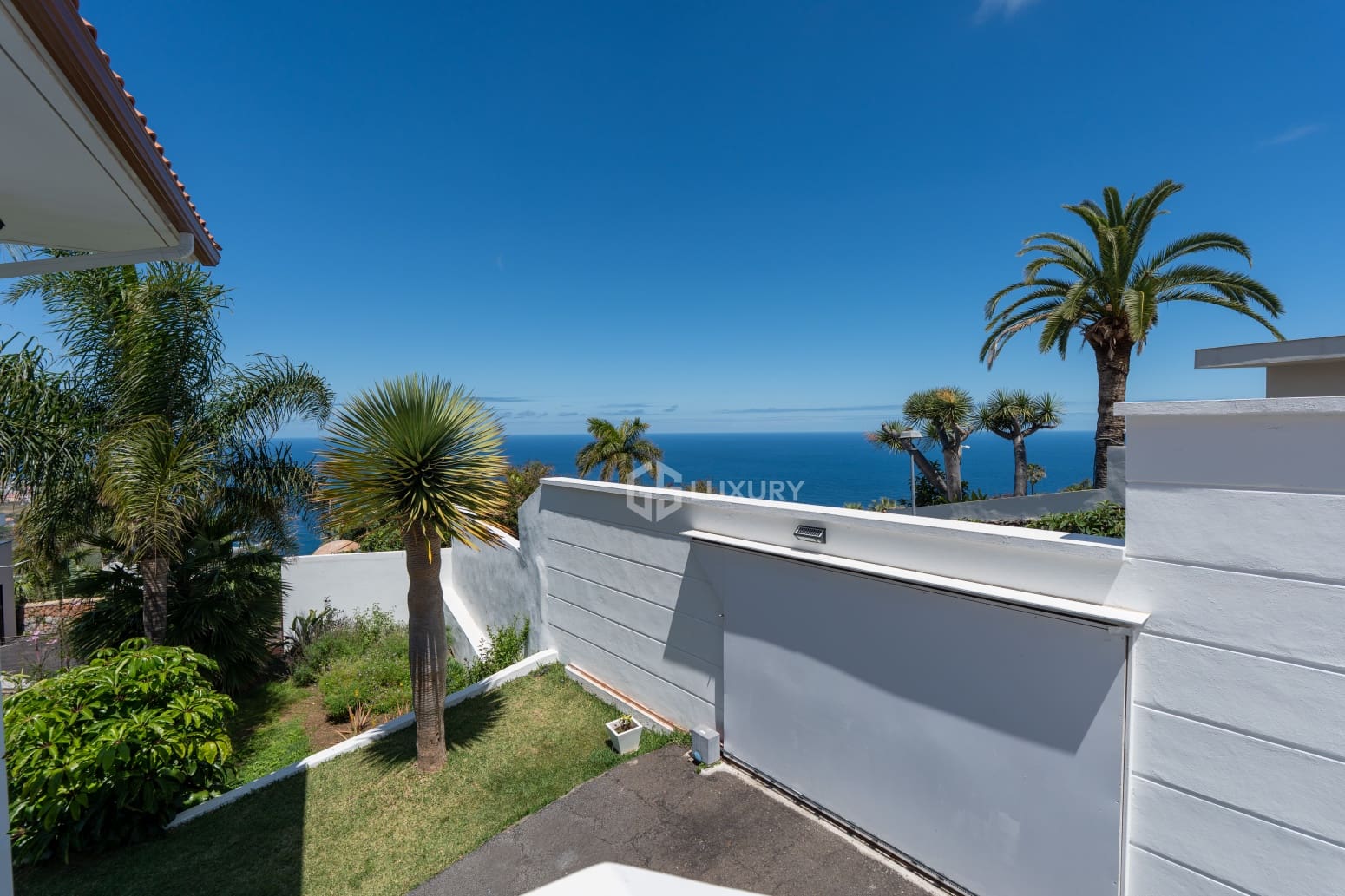 4 bedroom Villa for rent in La Orotava with pool garage - € 3,500 (Ref: 9854474)