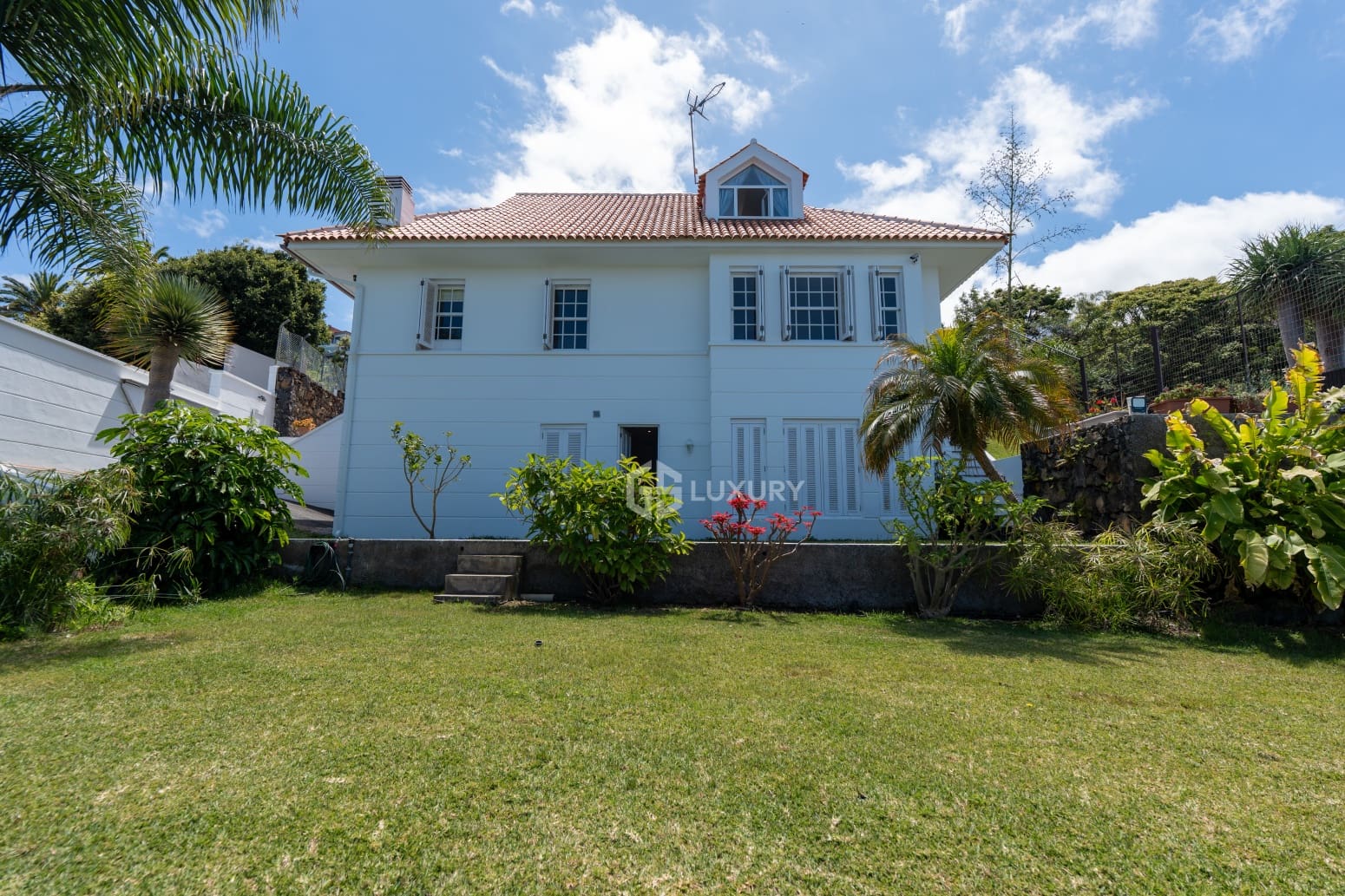 4 bedroom Villa for rent in La Orotava with pool garage - € 3,500 (Ref: 9854474)