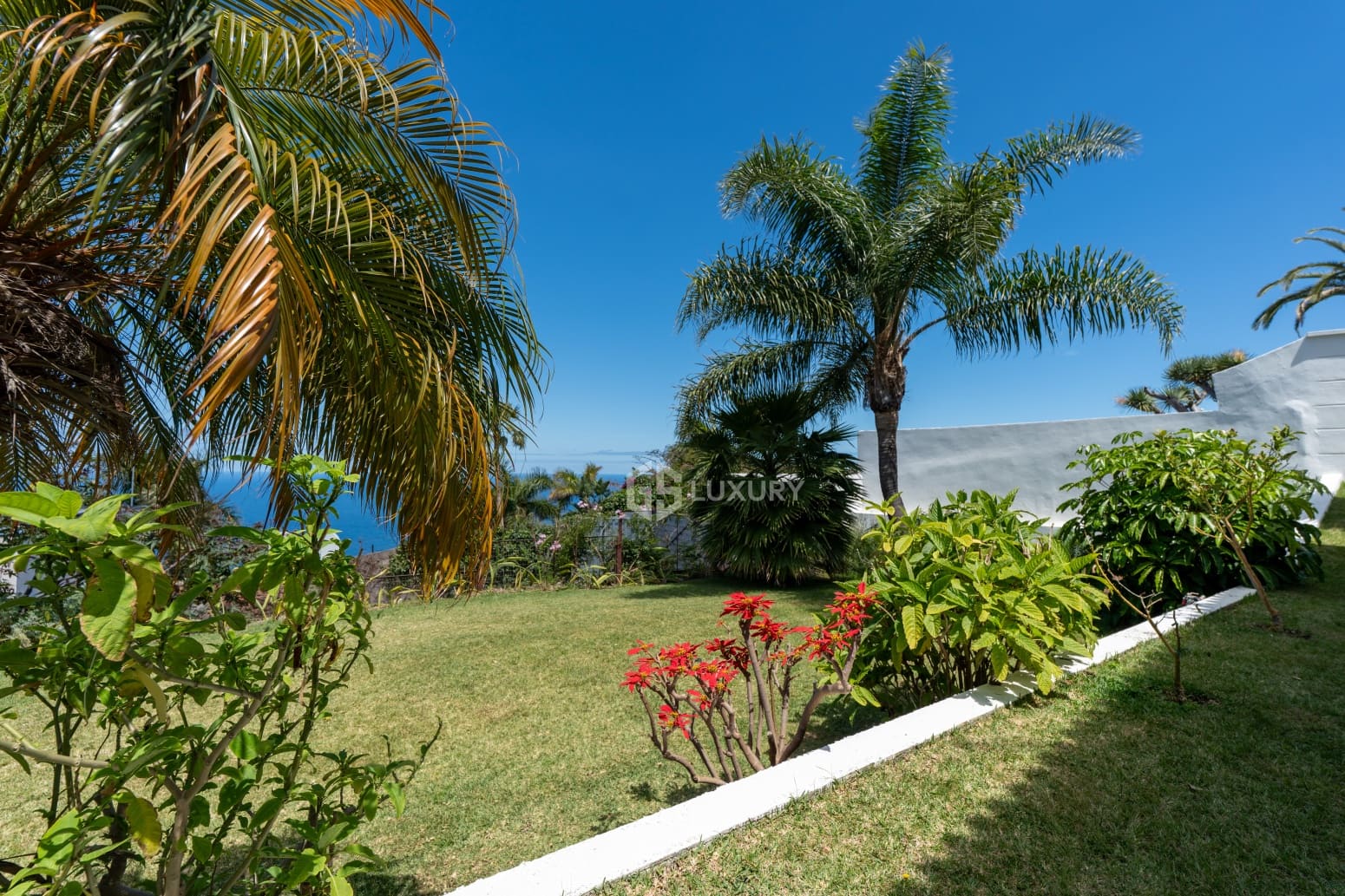4 bedroom Villa for rent in La Orotava with pool garage - € 3,500 (Ref: 9854474)