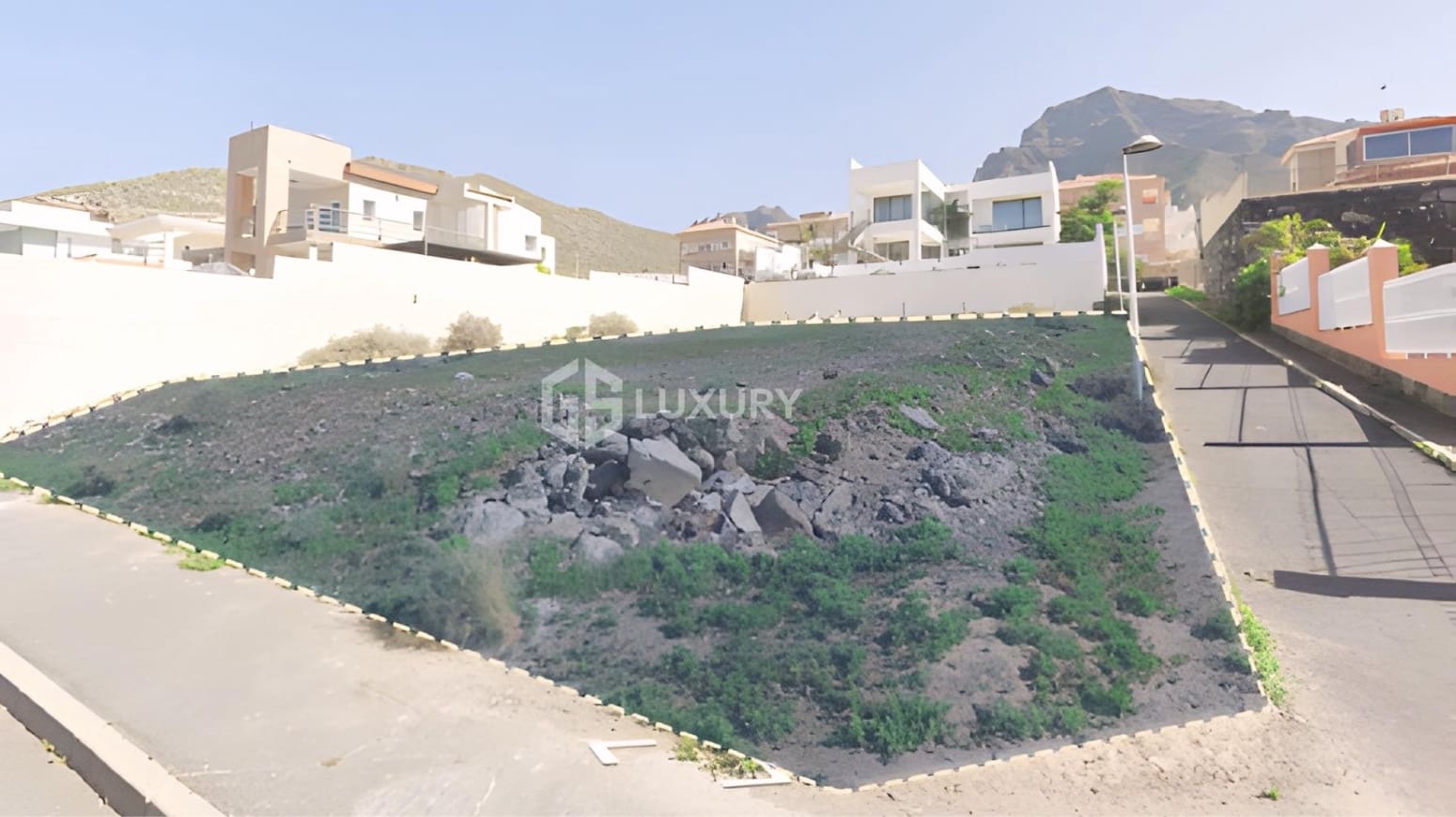 Building Plot for sale in Adeje - € 790,000 (Ref: 9858574)