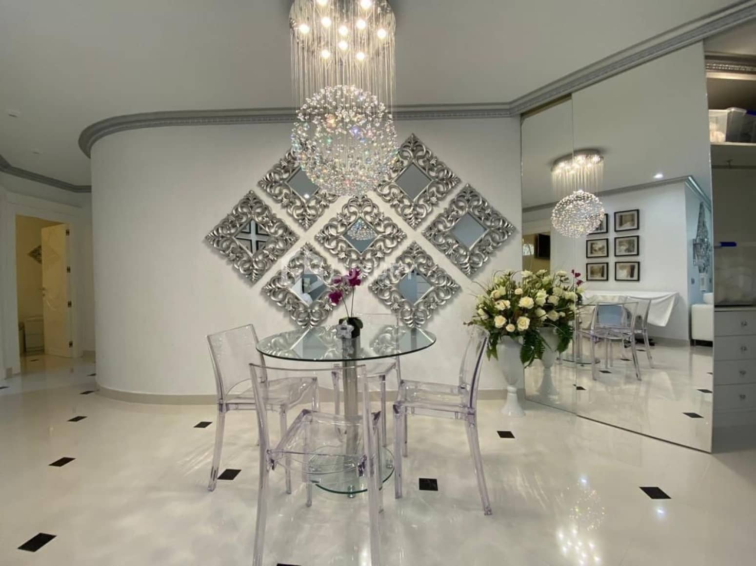 6 slaapkamer Villa te koop in Adeje met garage - € 4.500.000 (Ref: 9858579)
