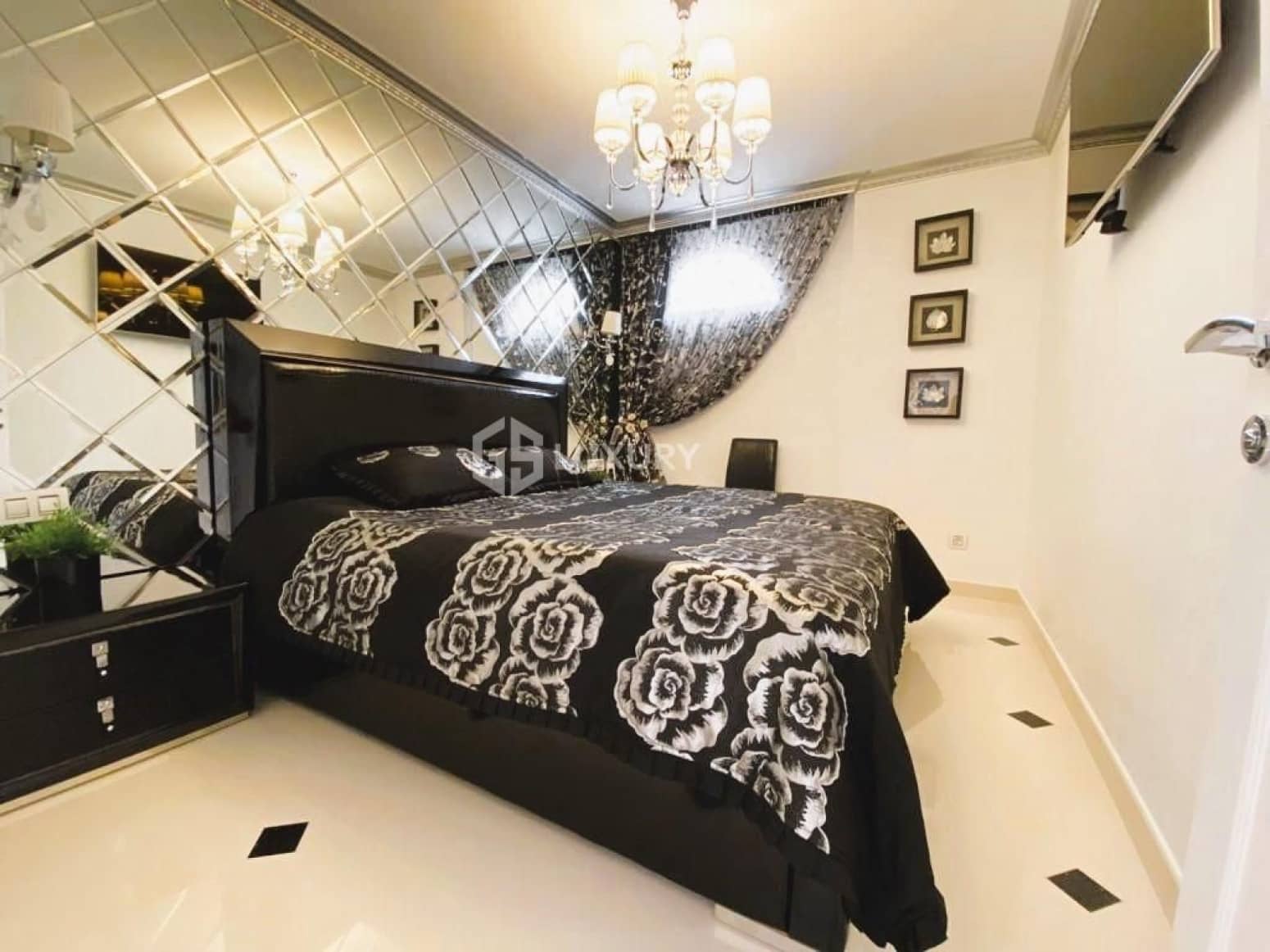 6 slaapkamer Villa te koop in Adeje met garage - € 4.500.000 (Ref: 9858579)