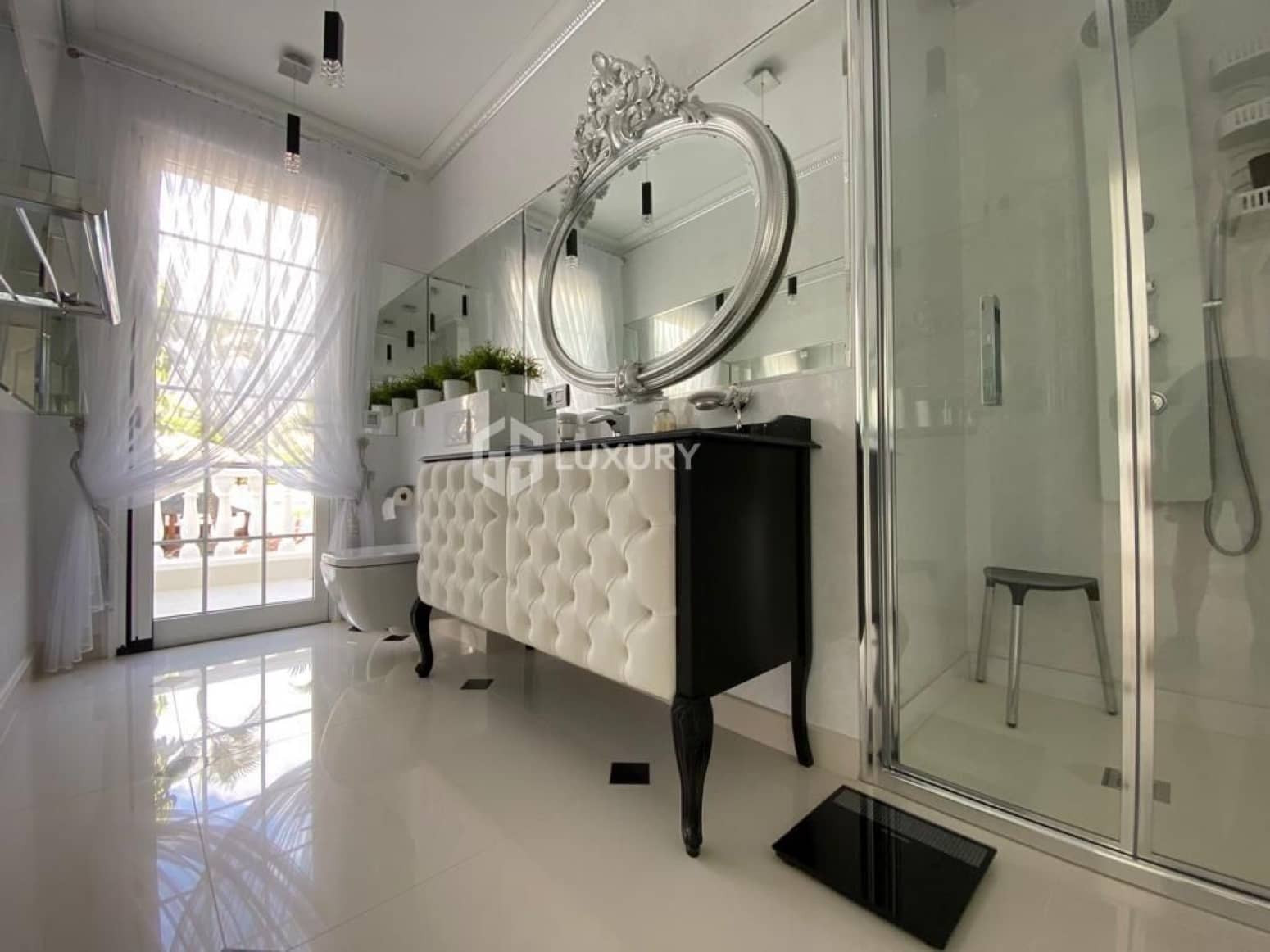 6 slaapkamer Villa te koop in Adeje met garage - € 4.500.000 (Ref: 9858579)