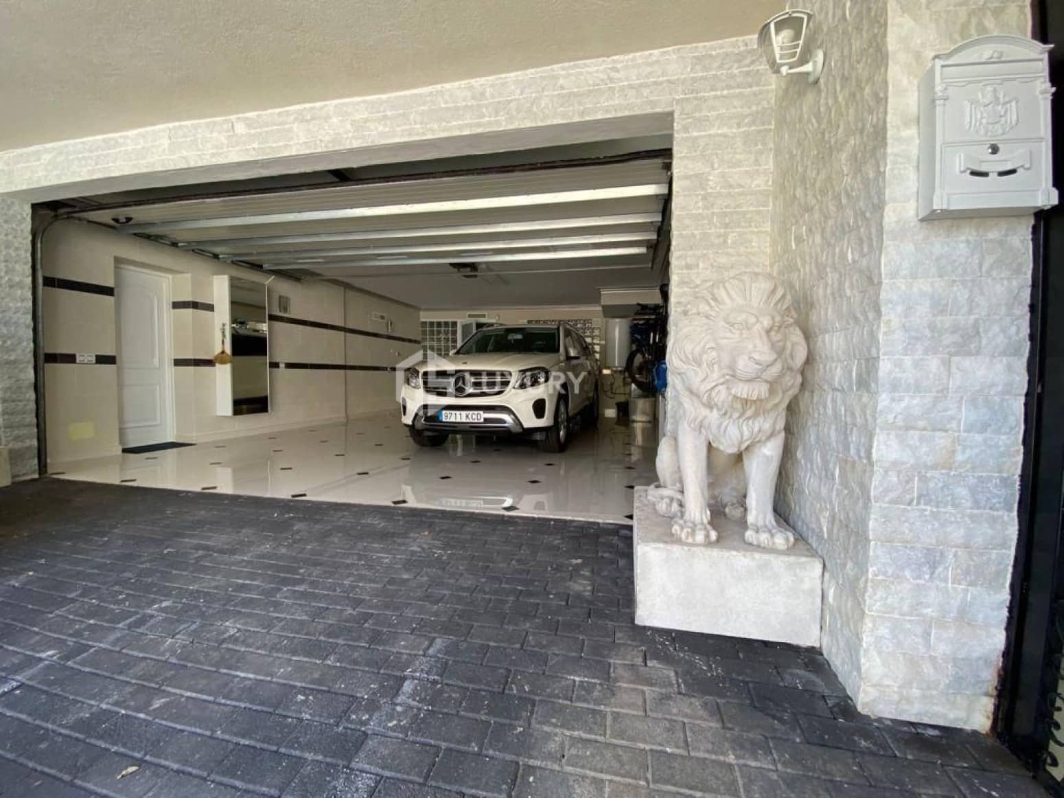 6 slaapkamer Villa te koop in Adeje met garage - € 4.500.000 (Ref: 9858579)