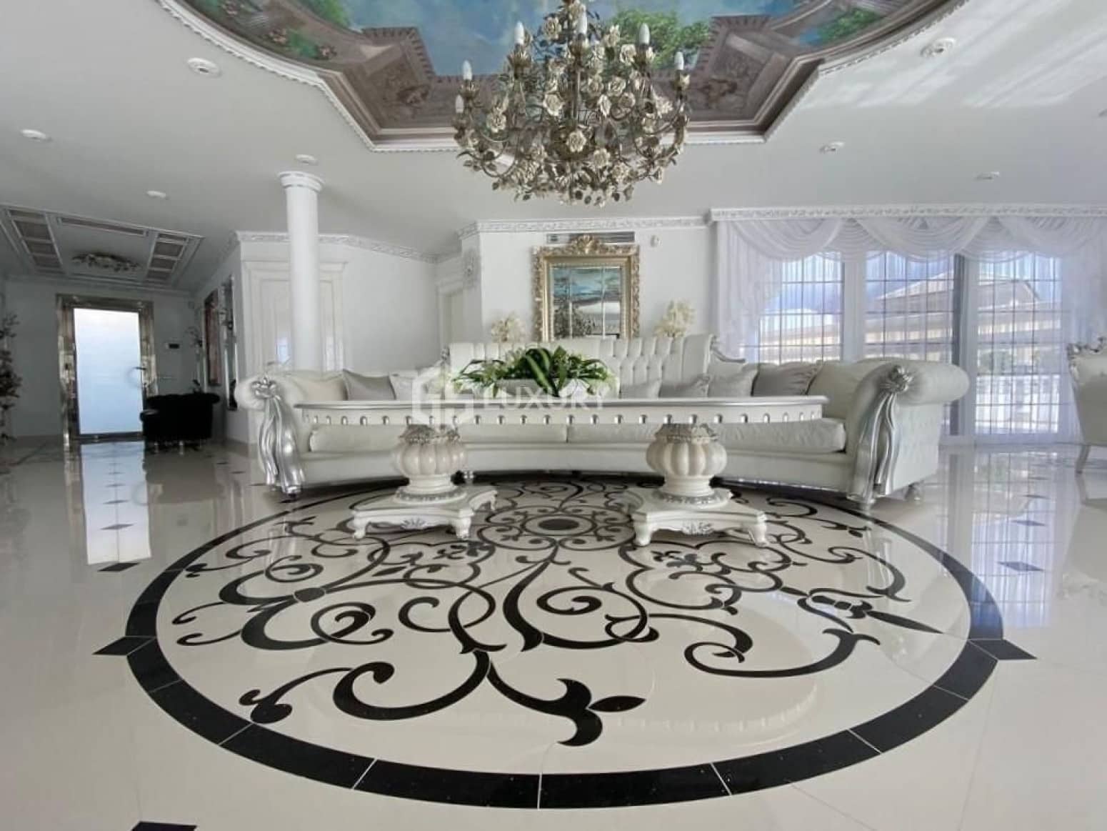 6 slaapkamer Villa te koop in Adeje met garage - € 4.500.000 (Ref: 9858579)