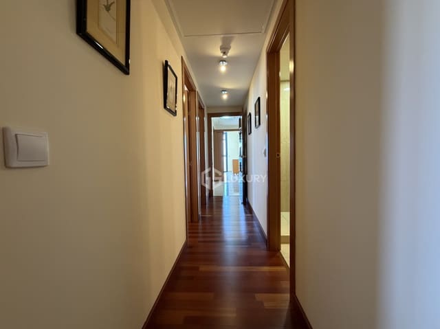 3 bedroom Flat for rent in Cuatro Torres, Santa Cruz de Tenerife with garage - € 2,000 (Ref: 9858841)