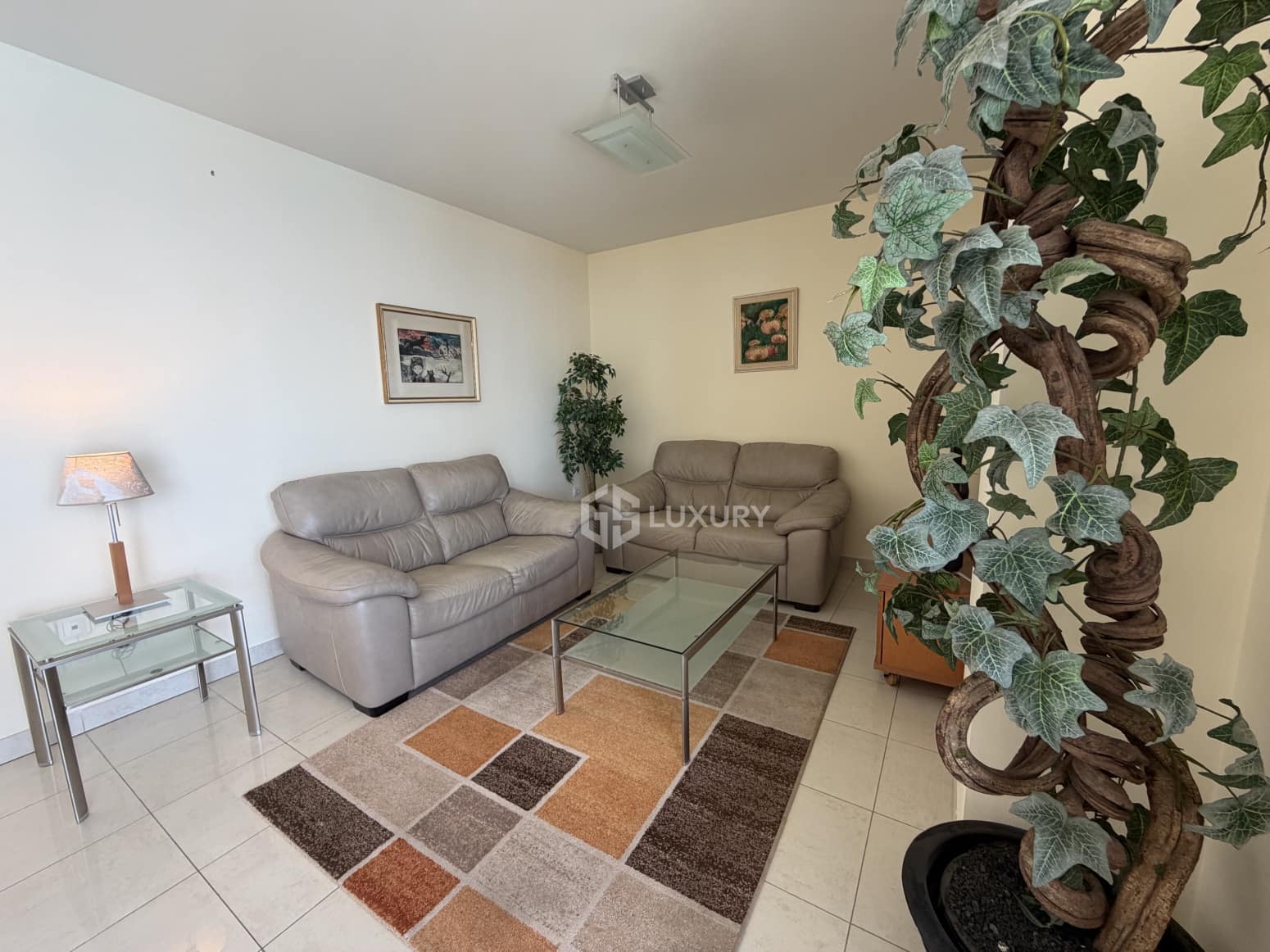 3 bedroom Flat for rent in Santa Cruz de Tenerife with garage - € 2,000 (Ref: 9858841)