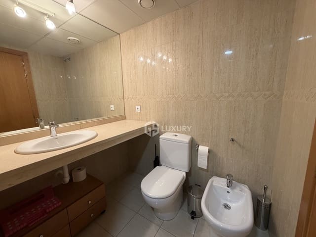 3 bedroom Flat for rent in Cuatro Torres, Santa Cruz de Tenerife with garage - € 2,000 (Ref: 9858841)
