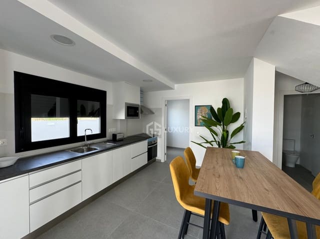 4 sypialnia Willa na sprzedaż w San Miguel de Abona z basenem garażem - 830 000 € (Ref: 9866219)