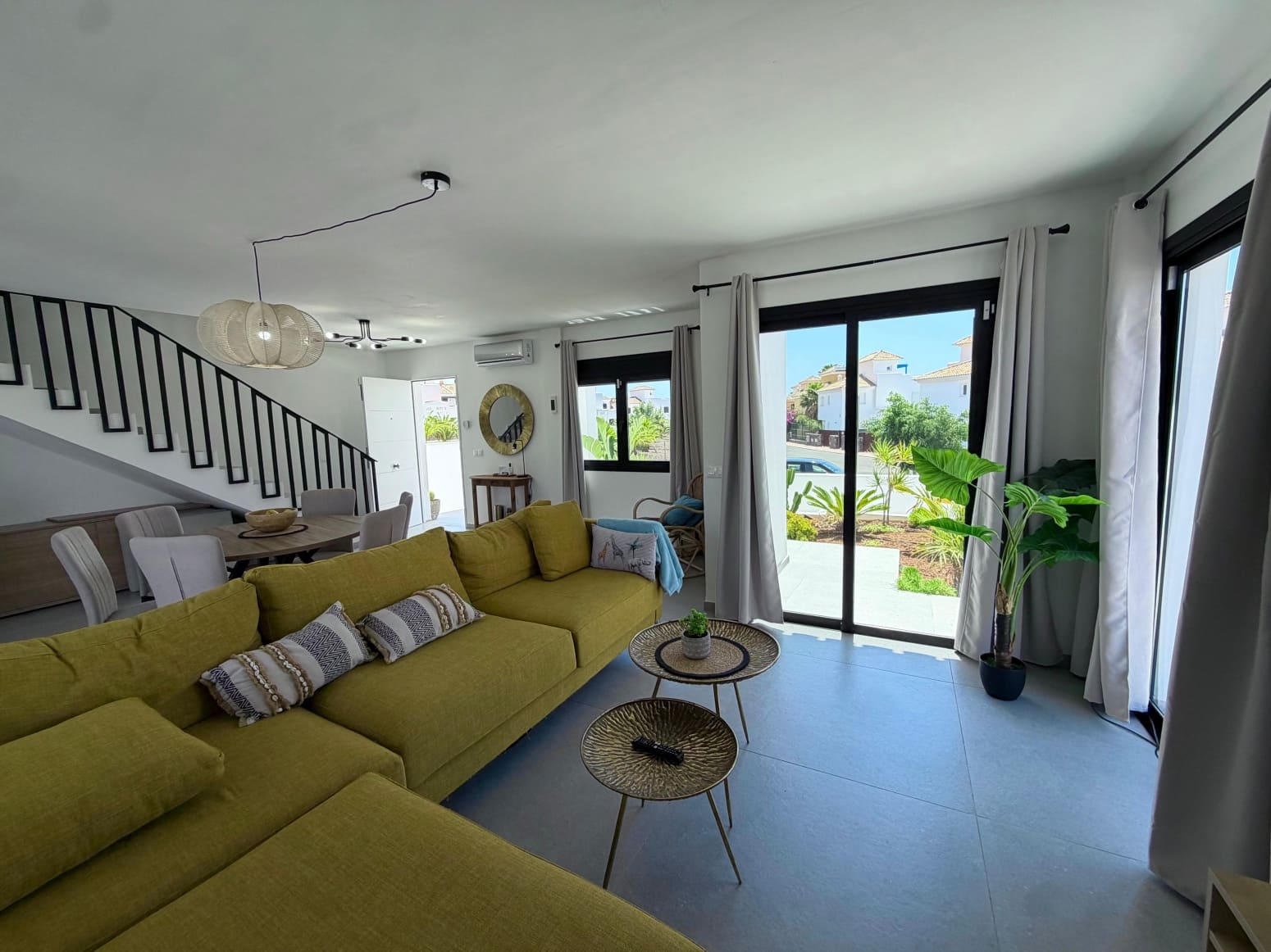 4 bedroom Villa for sale in San Miguel de Abona with pool garage - € 830,000 (Ref: 9866219)