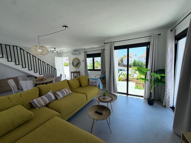 4 sypialnia Willa na sprzedaż w San Miguel de Abona z basenem garażem - 830 000 € (Ref: 9866219)