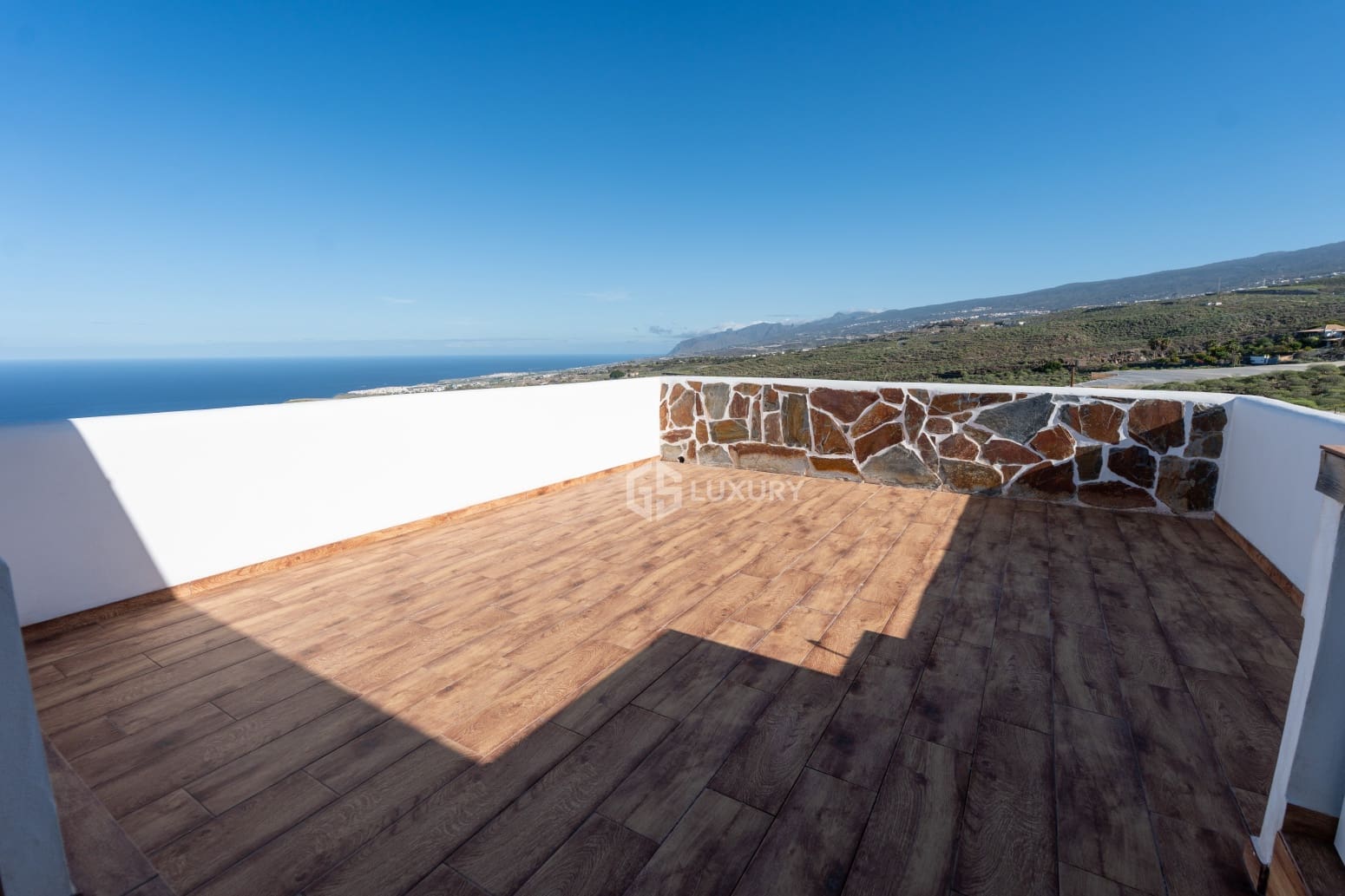 7 bedroom Villa for sale in Adeje with pool garage - € 1,500,000 (Ref: 9866220)