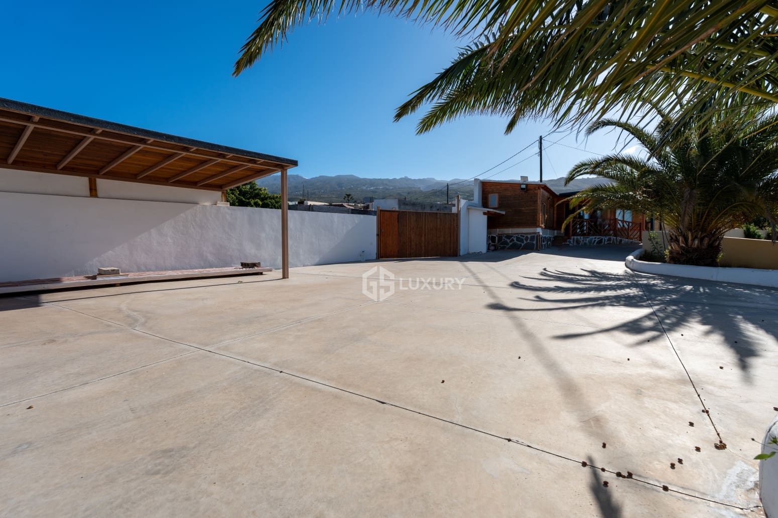 7 bedroom Villa for sale in Adeje with pool garage - € 1,500,000 (Ref: 9866220)
