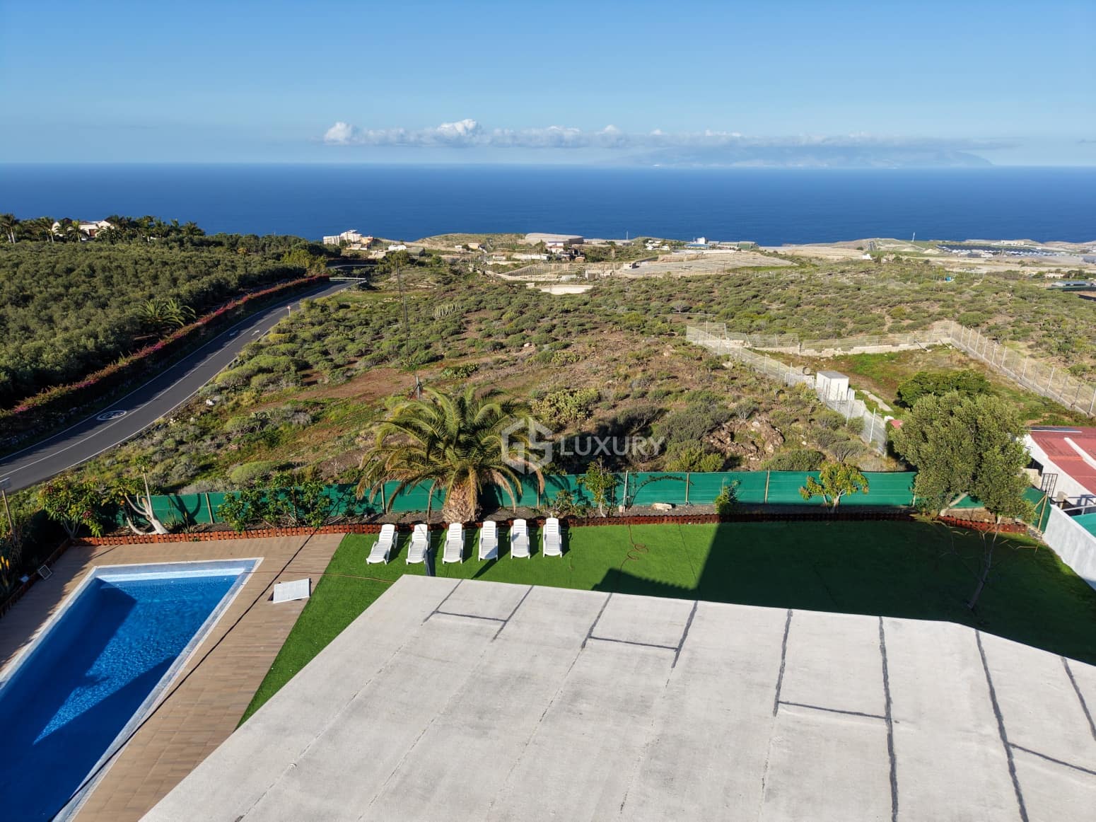 7 bedroom Villa for sale in Adeje with pool garage - € 1,500,000 (Ref: 9866220)